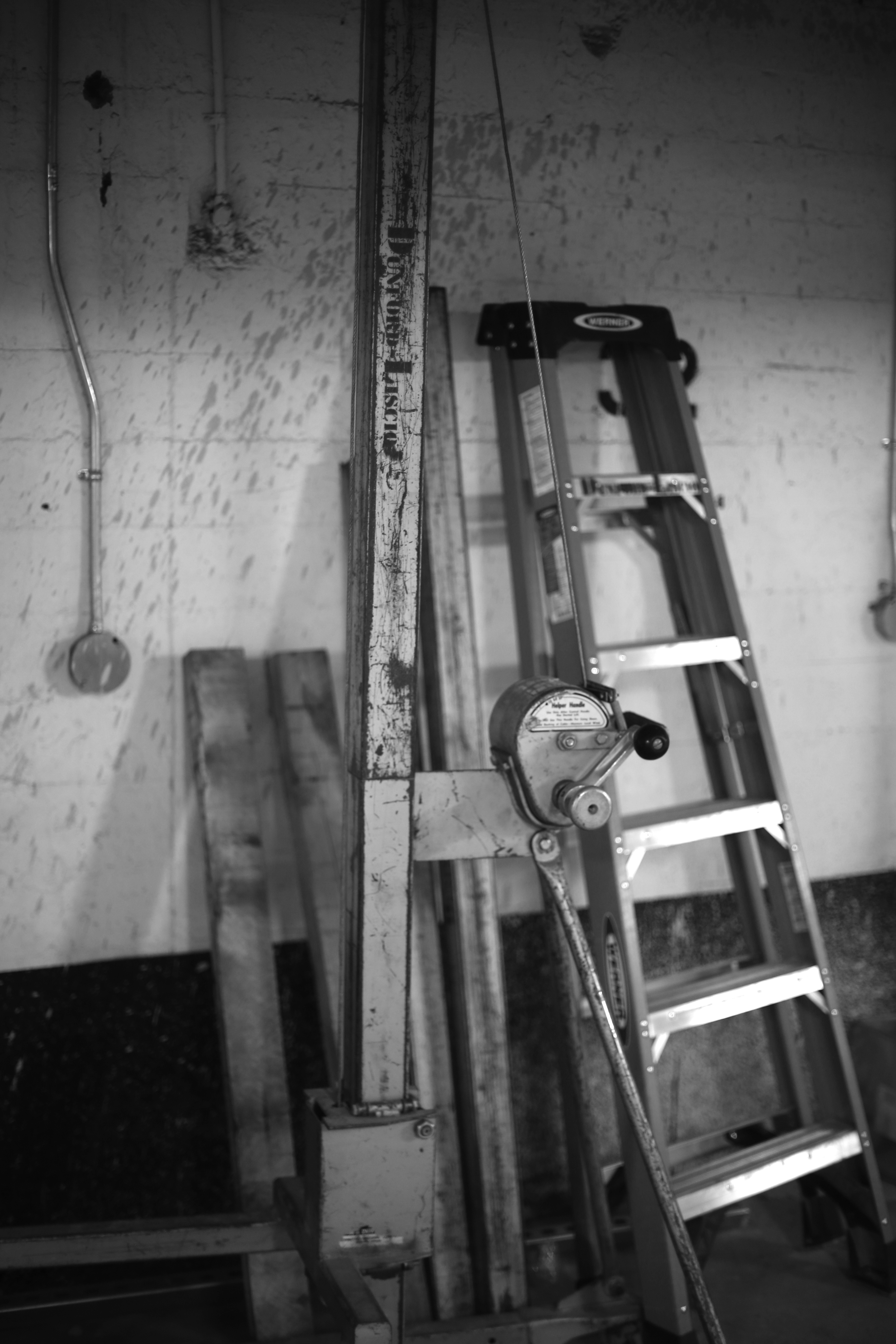 Lifting ducts is heavy and unwieldy. This lifts 400-500 pounds, making the placement much easier.