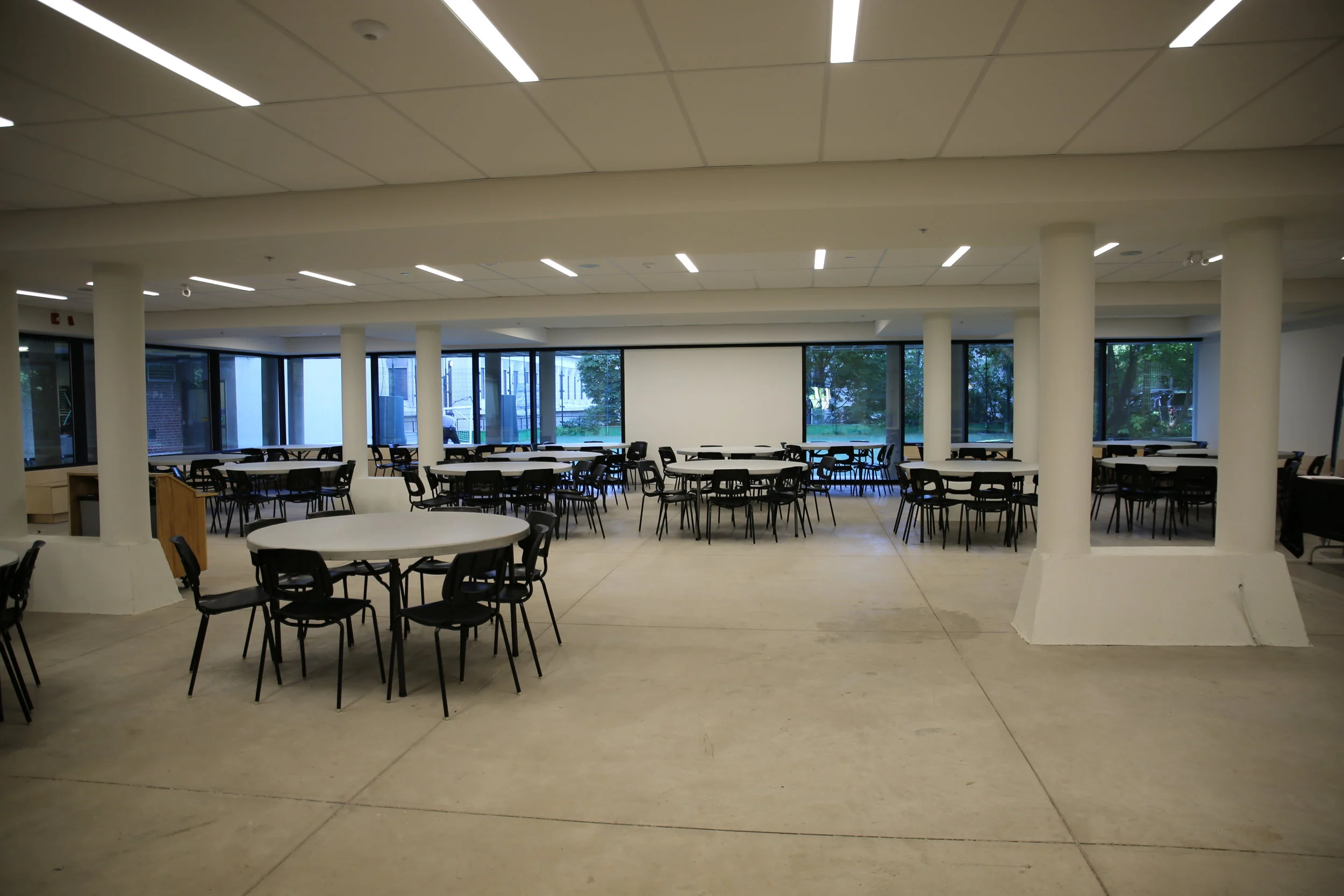 The 2016-2017 temporary Flex Space turned out beautifully. It functions as a meeting space, lunch room, library, study area and chill out zone. Over the summer, it will be transformed to the Gladiator Fitness Centre where students and staff can optimize their health and physical conditioning.