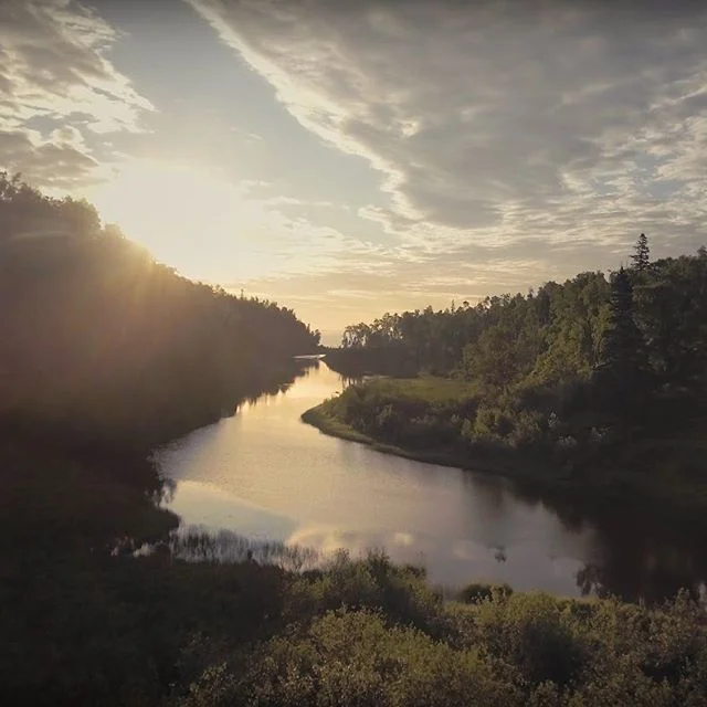 Hello, world. Here's our debut single, "Melville's Theme." Captured through the impossible lens of @danhuiting all over Minnesota's north shore. We hope you like watching & listening as much as we like living & making music here. bit.ly/MelvillesTheme
#ExploreMN
#OnlyInMN