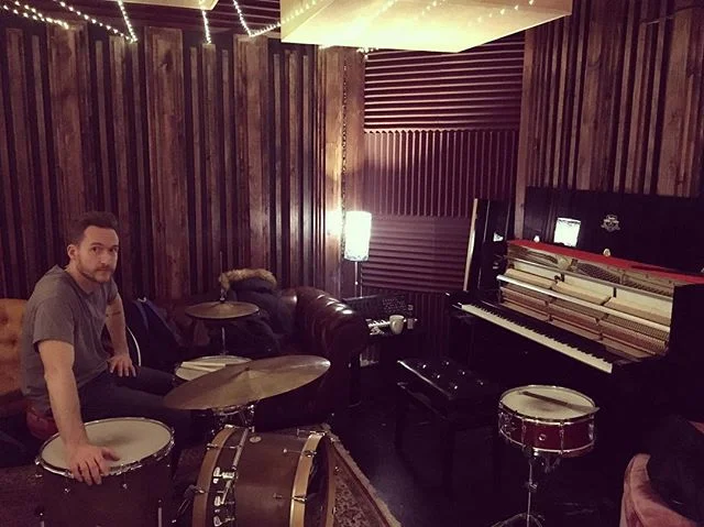 Open uprights and brushes on snares. Preppin' our first-ever fully acoustic show for @thewarminghousempls on Friday 2/10.