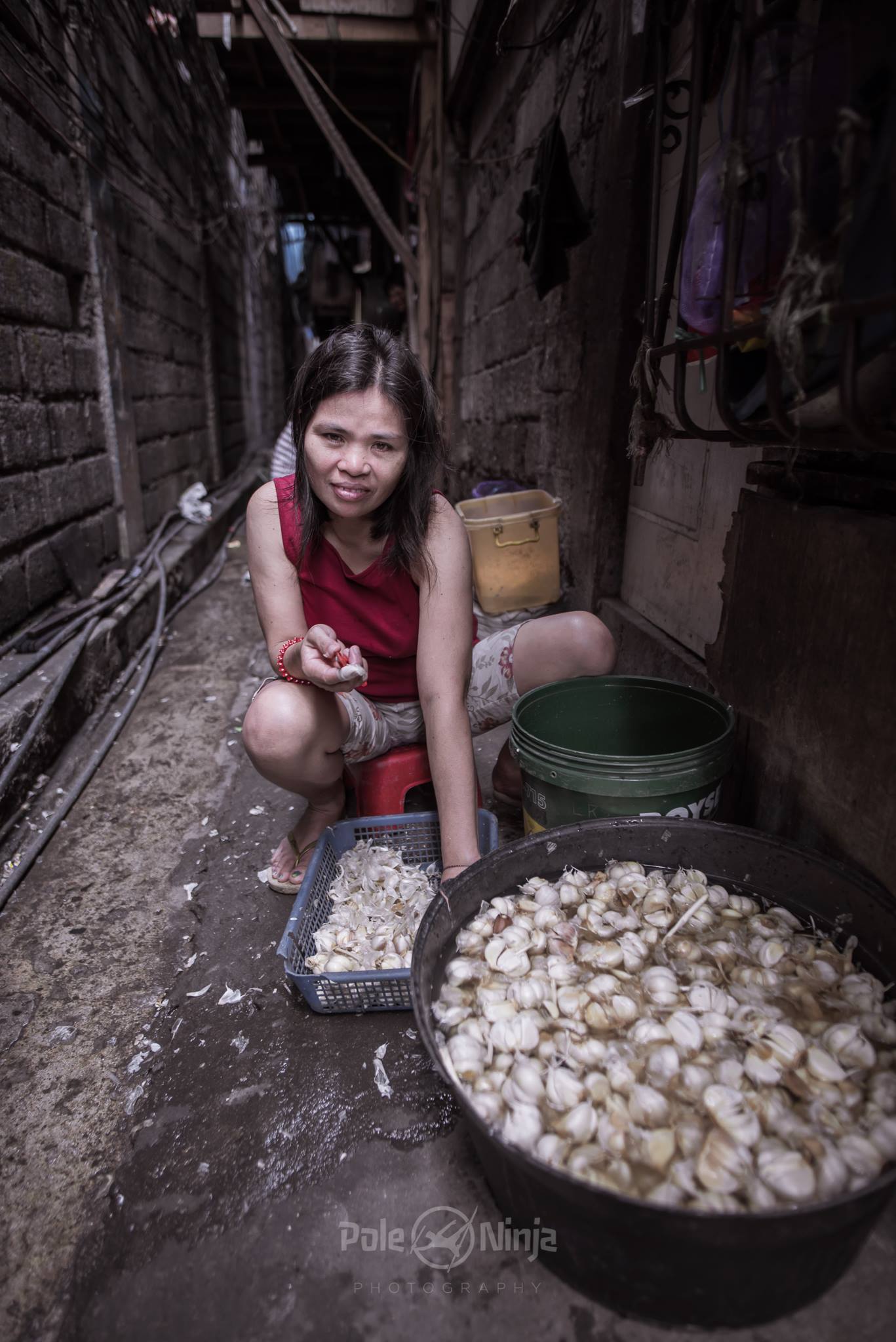  Garlic is a huge thing here for income. They peel garlic for 5ish pesos per hour, and there are kids and women everwhere doing this work. I wondered if the garlic ended up being part of why they seemed healthier than they should be (antibacterial/fu