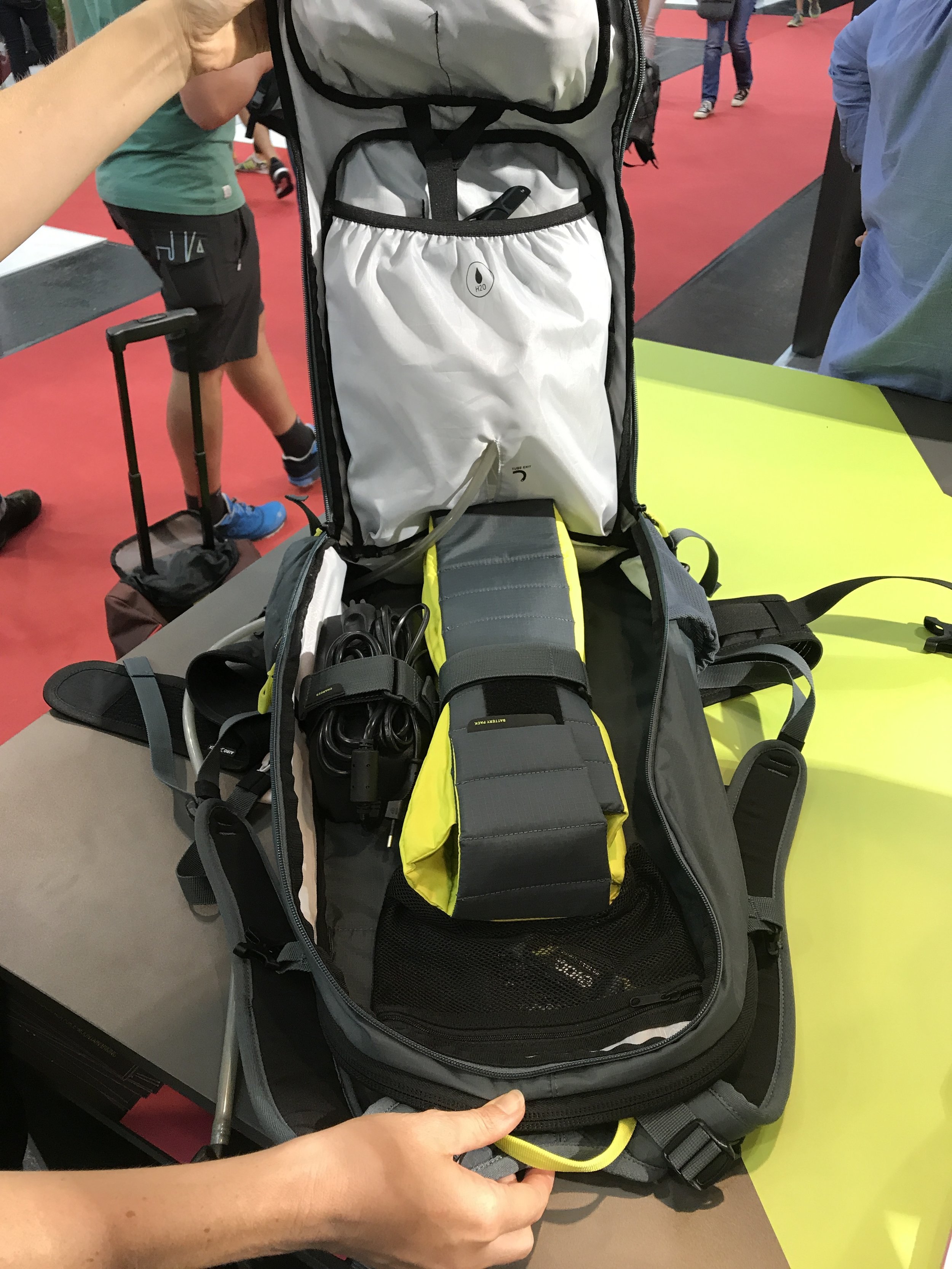 evoc_Rucksack_FR_Trail_ERIDE_1.JPG