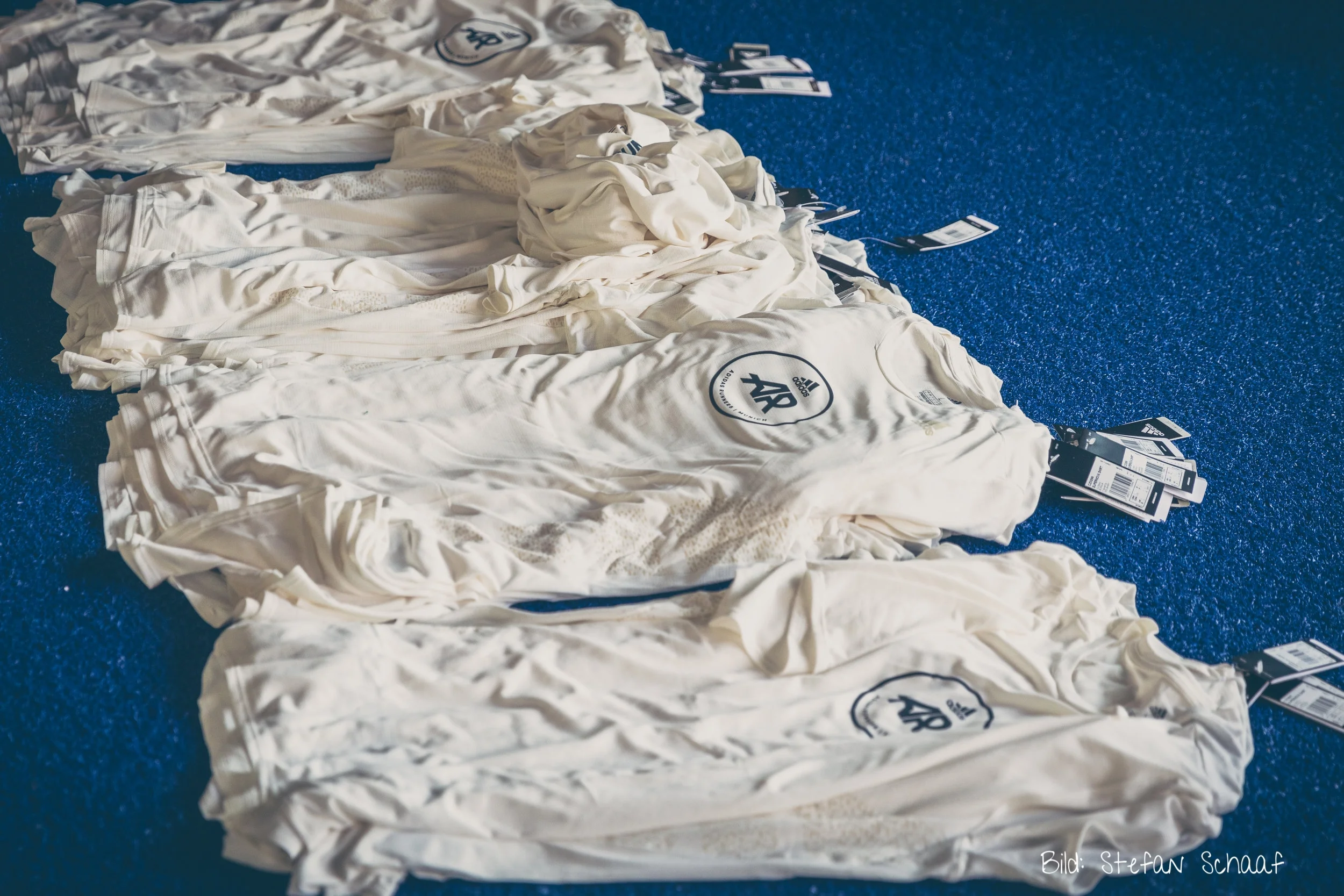 AR Shirts gab es auch ein paar ;)