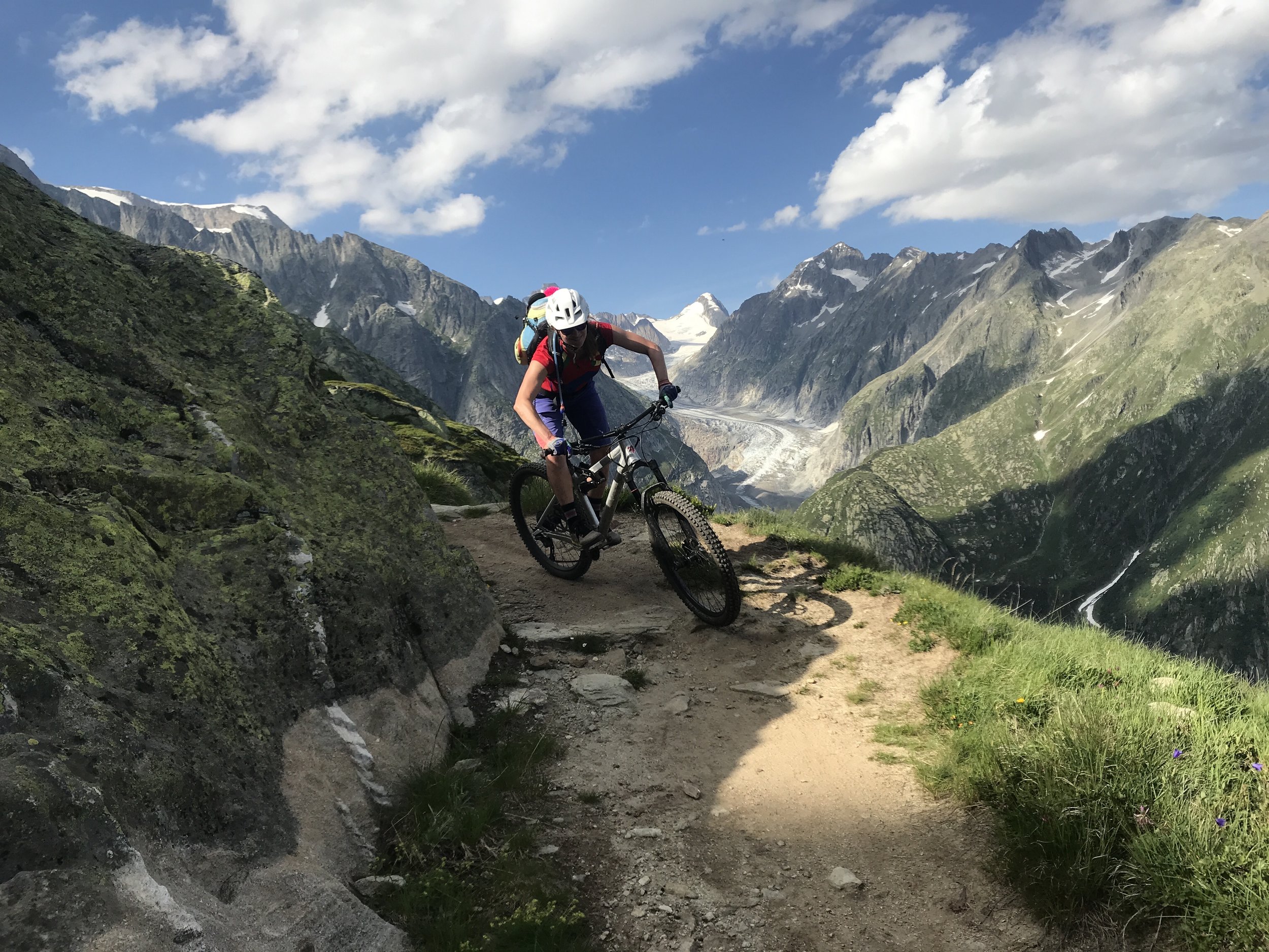 Abwechlunsgreiche Trails vor schönstem Panorama