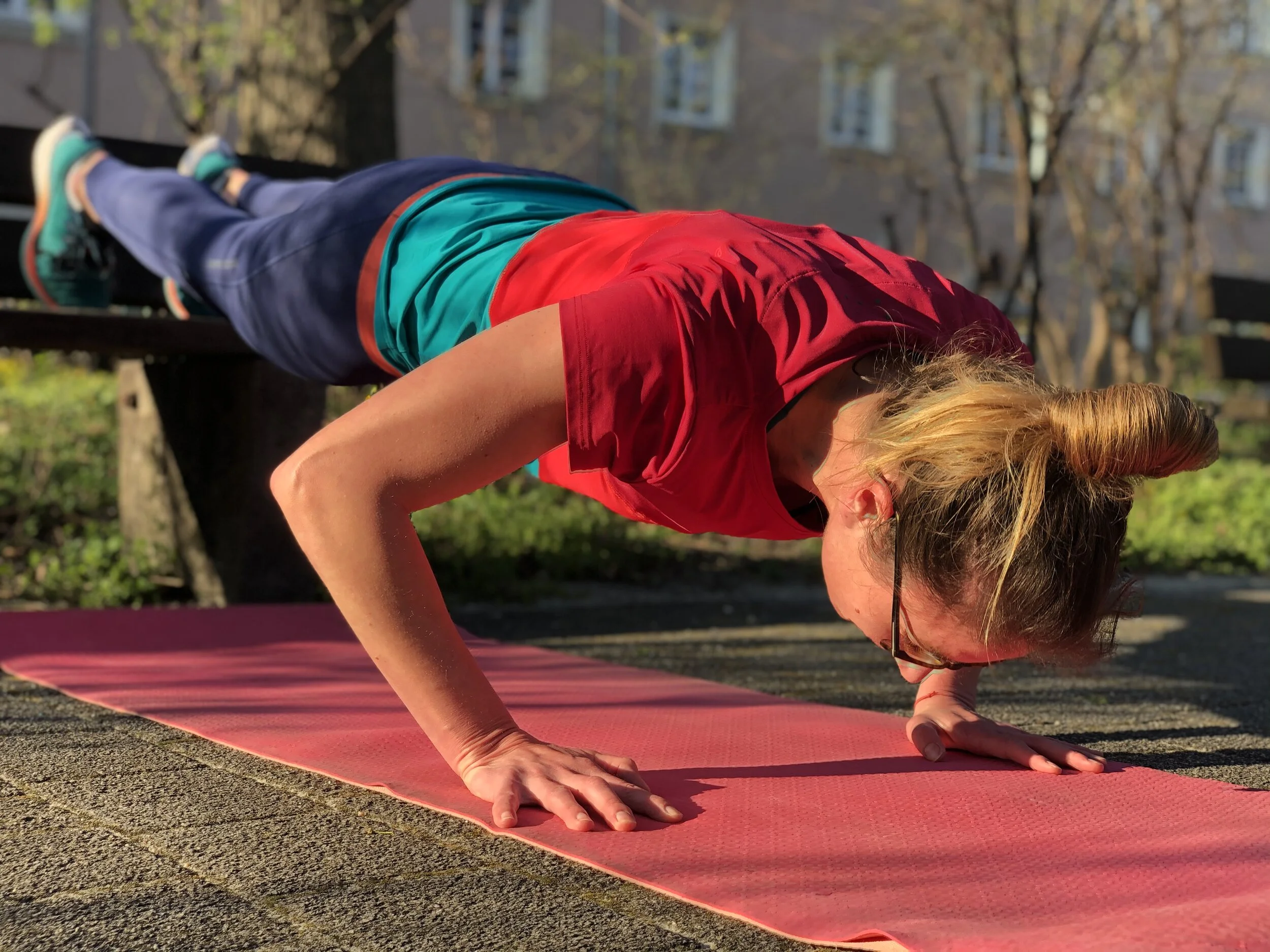 6 Möglichkeiten wie du trotz geschlossener Fitness- und Yoga Studios fit und motiviert bleibst