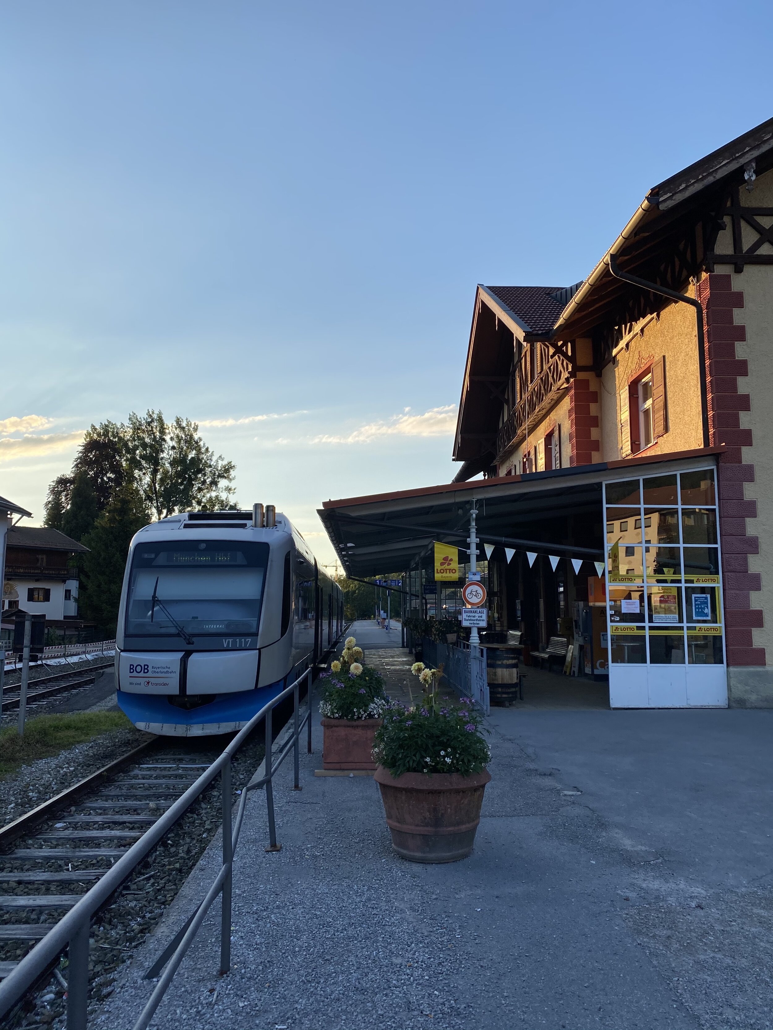 Tourende am Bahnhof Tegernsee