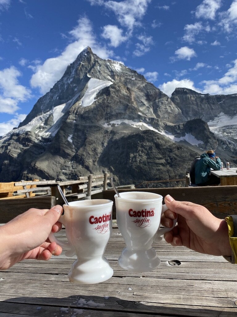 Heiße Schoki mit Matterhornblick 