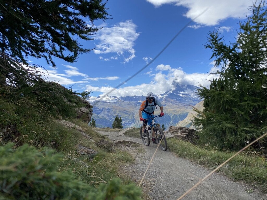 Das Matterhorn wacht hinter uns 