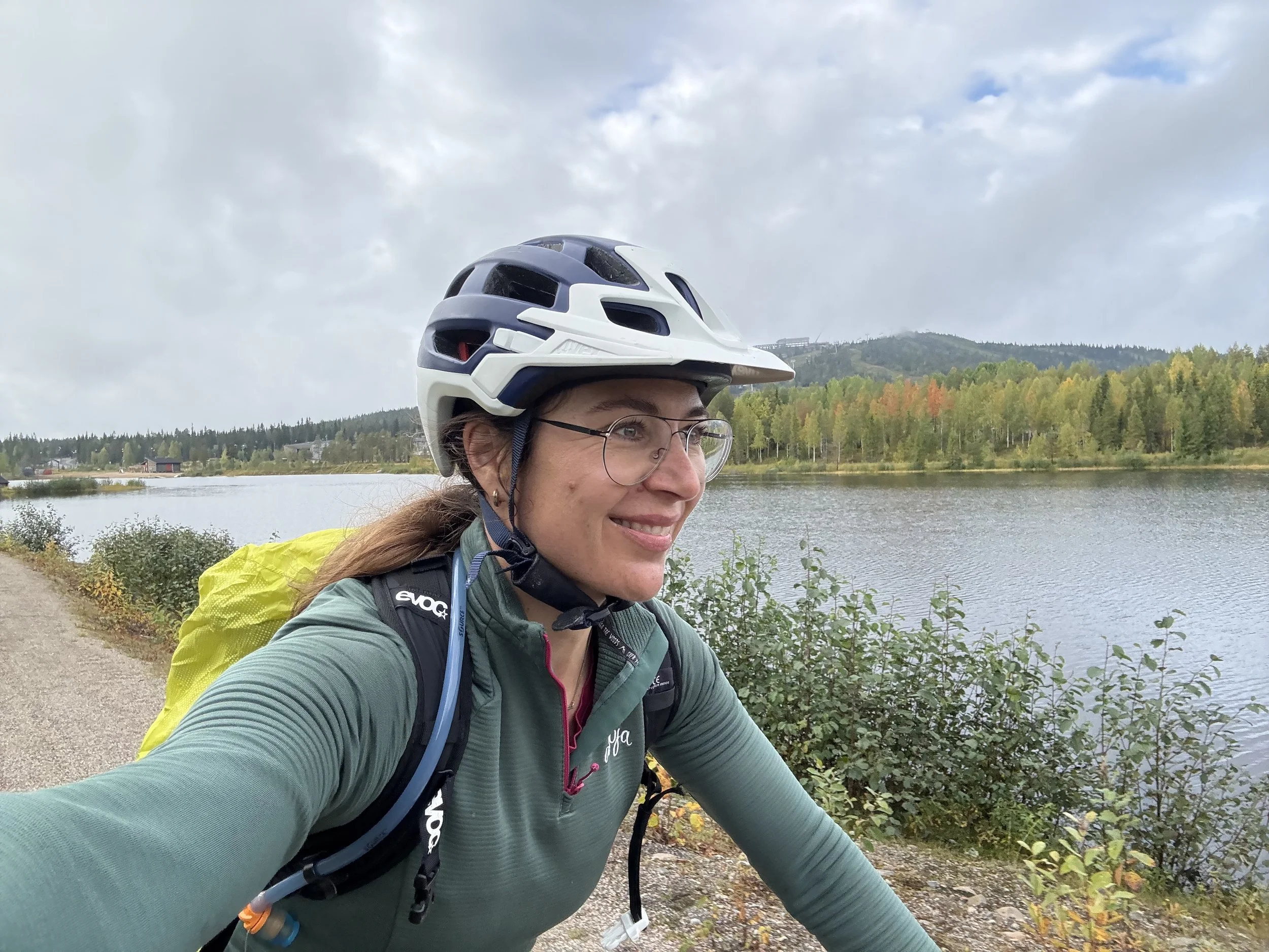 Auf den Touren kommt man immer wieder an einem See vorbei