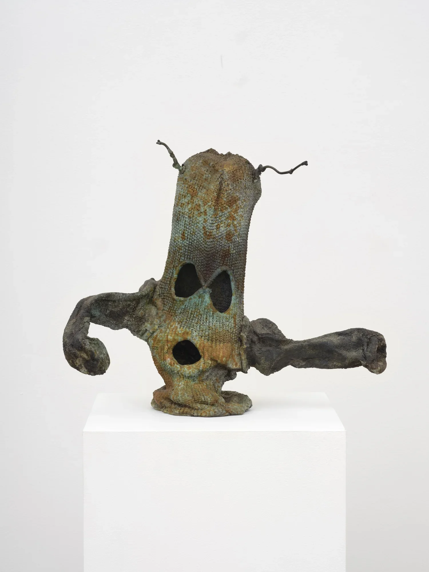   Jon Pylypchuk  Untitled, 2021 Bronze 16 x 18 x 6 inches 40.6 x 45.7 × 15.2 cm 