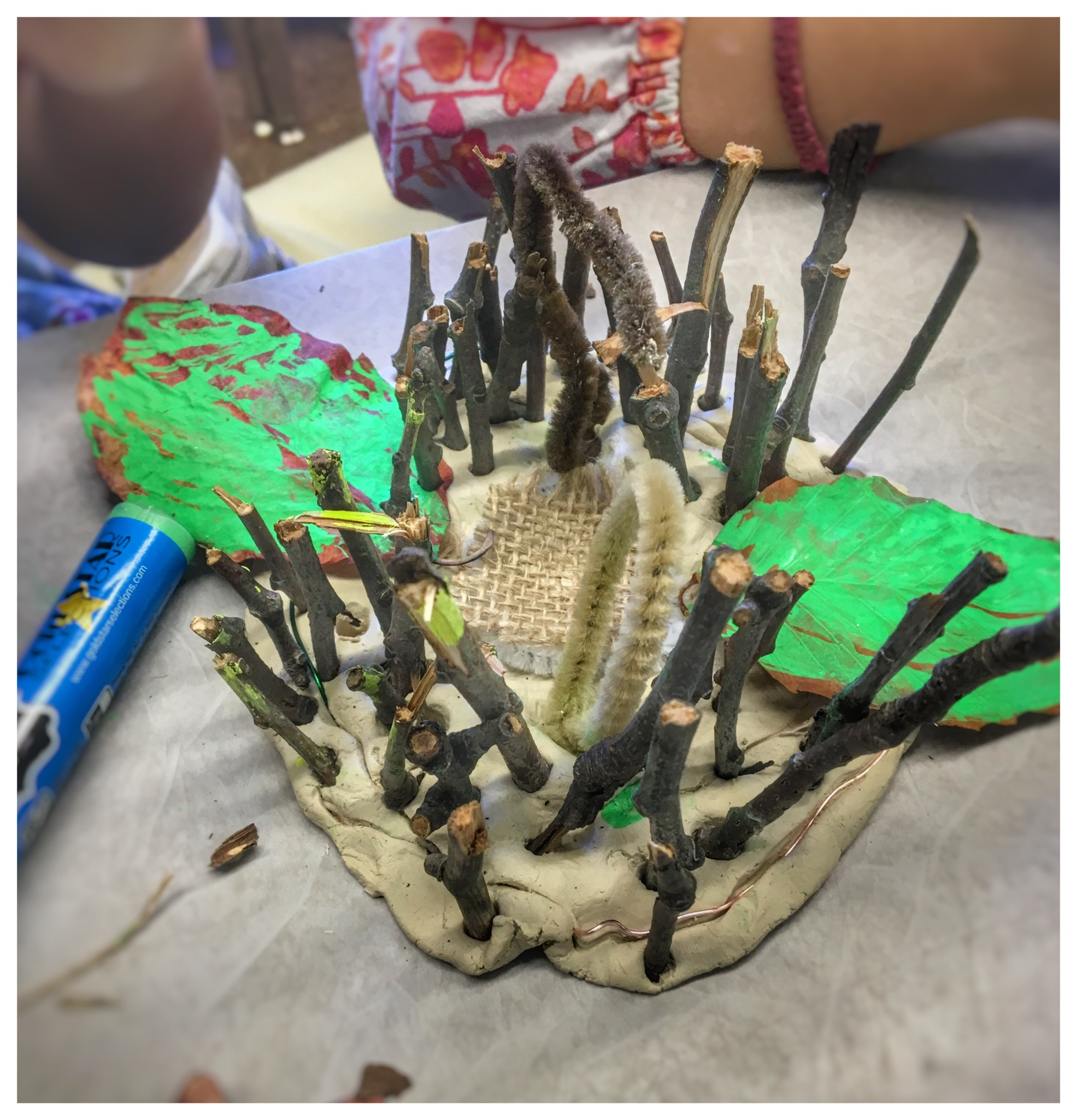 A beautiful result of an exploration with clay, wire and natural materials.