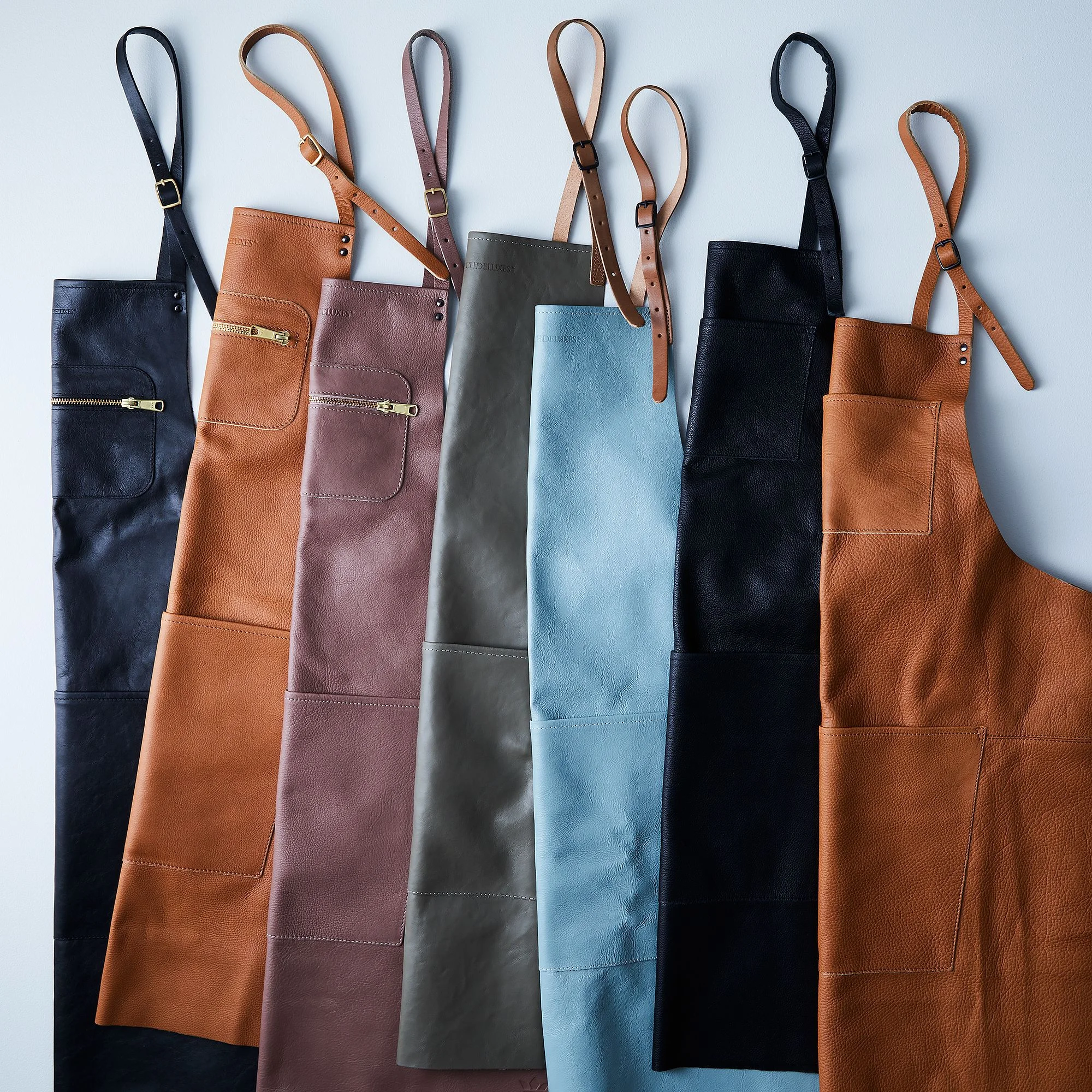 c1ce6b12-97e5-47ac-9bab-b2a92491c055--2017-1120_dutchdeluxes_dutch-leather-apron_family_silo_ty-mecham_018.jpg