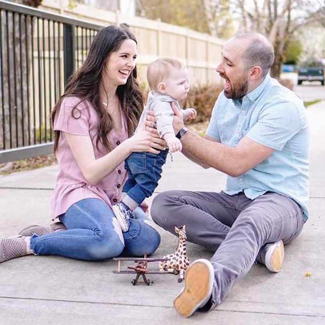 Posting another from our family pictures to remind myself that I'm not always a trainwreck, just this week. Having a sick baby is no fun for anyone 😞