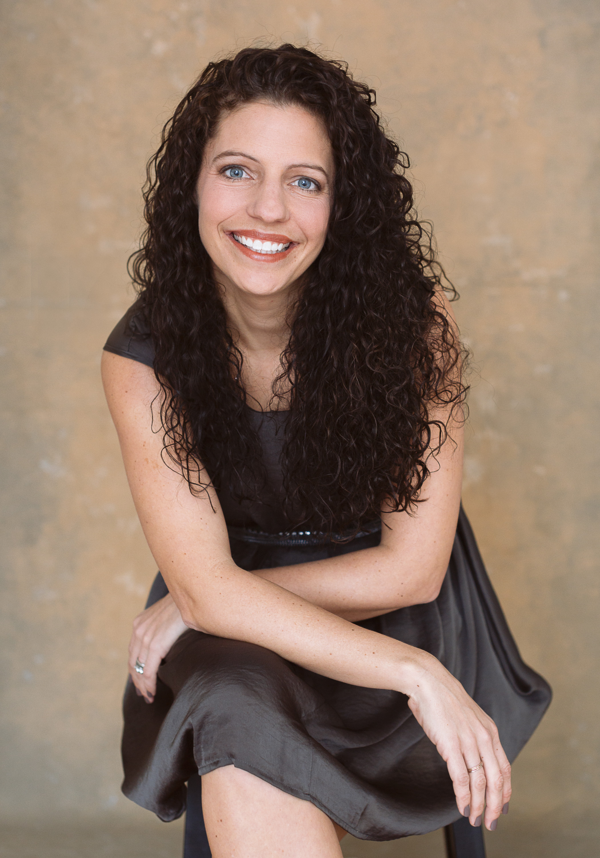 Registered dietitian, personal trainer, coach, and author, Lindsey's personal branding images show her open approachable style.