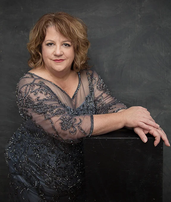 Teal_Gate_Studio_Women's Portrait 4_2018 (2 of 2).jpg