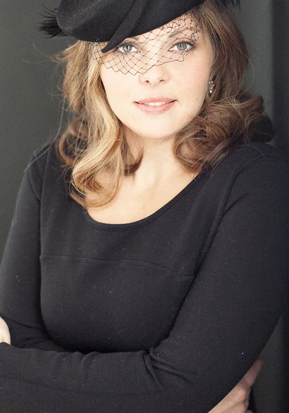 Teal_Gate_Studio_Women's Portrait Bethany (1 of 1).jpg