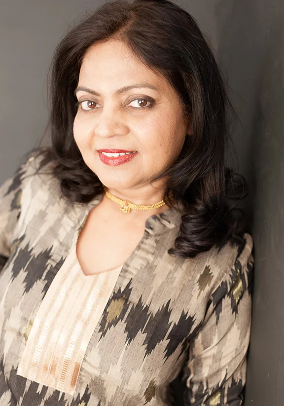 Teal_Gate_Studio_Women's Portrait Urmilla (3 of 3).jpg