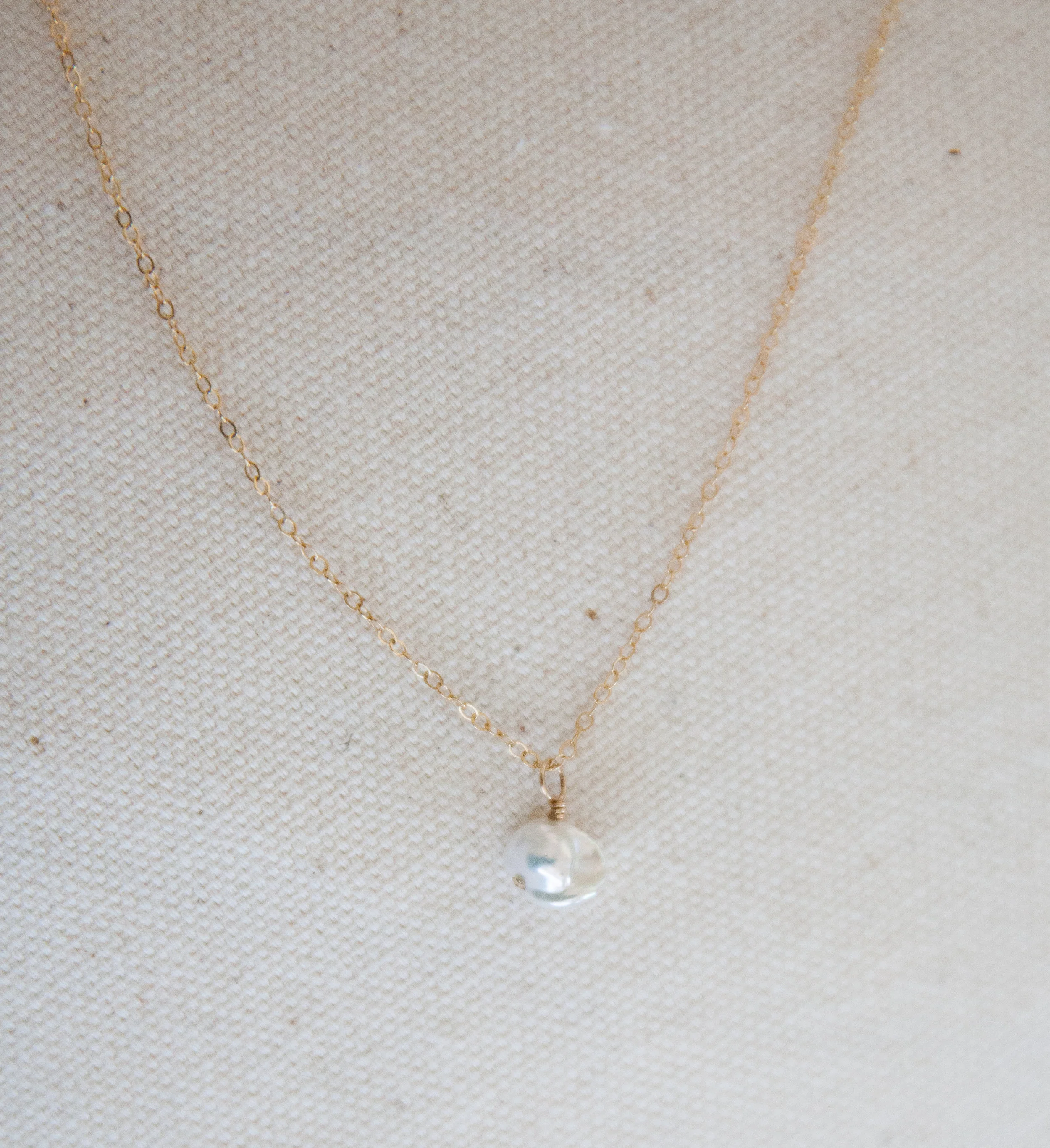 KESHI CHARM NECKLACE