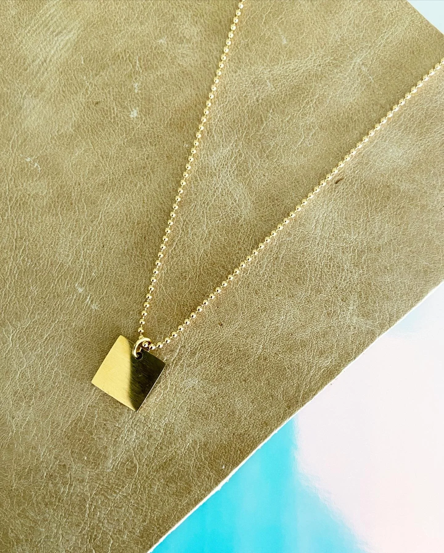 1D8D2D6F-C911-4D91-B73A-41B53ABF6228