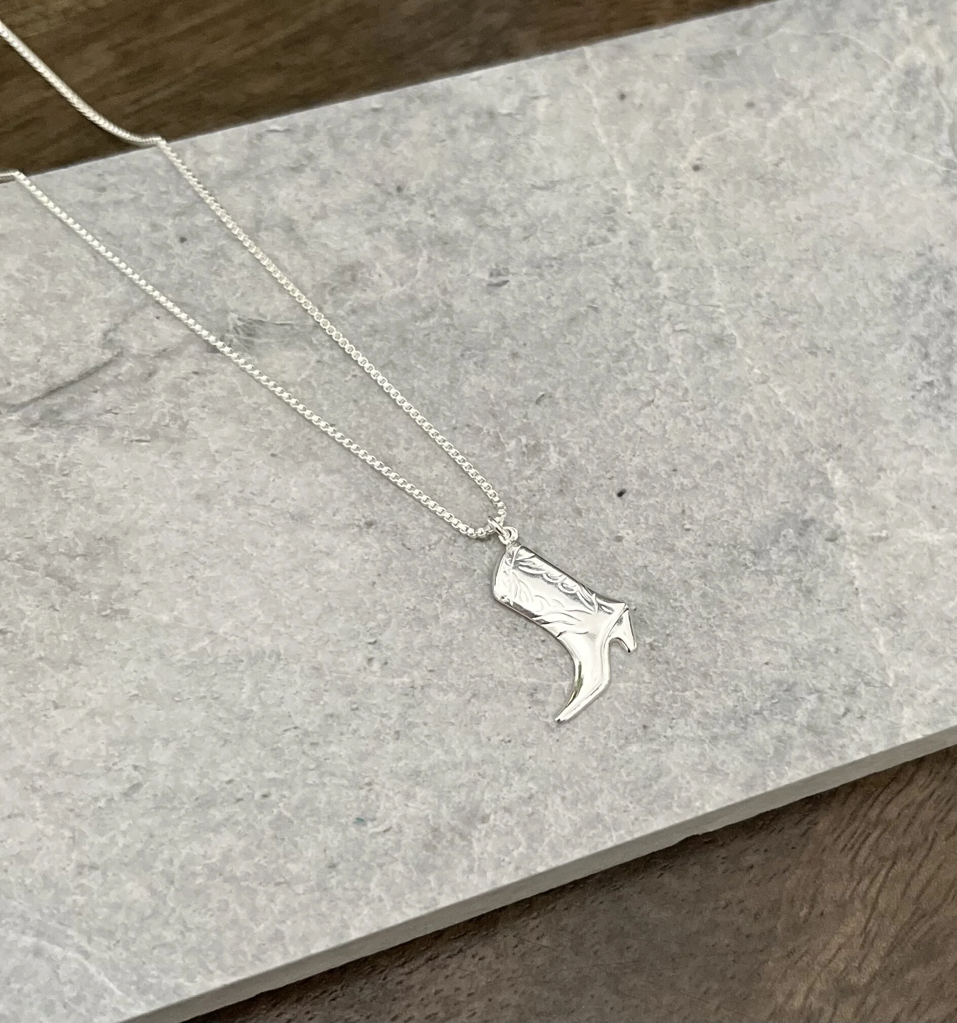 4B61ACDD-0A42-4E4E-9975-32CBAC76FF05