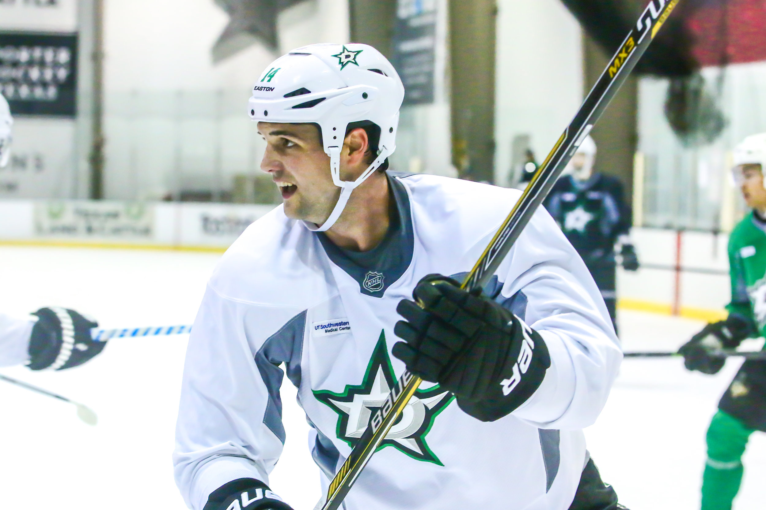 jamie_benn_practice09.28 (7).jpg