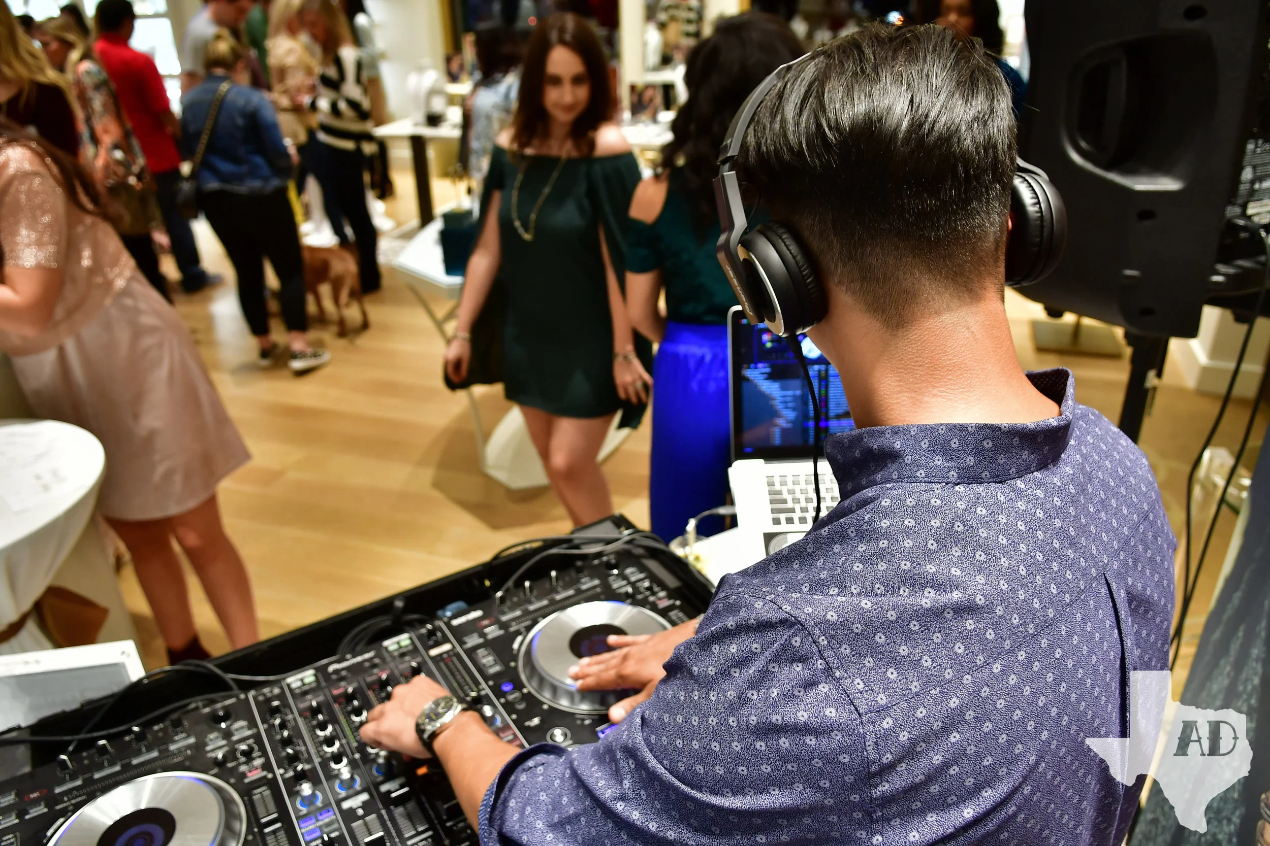 AnnieDevineTX_KendraScott-6.jpg
