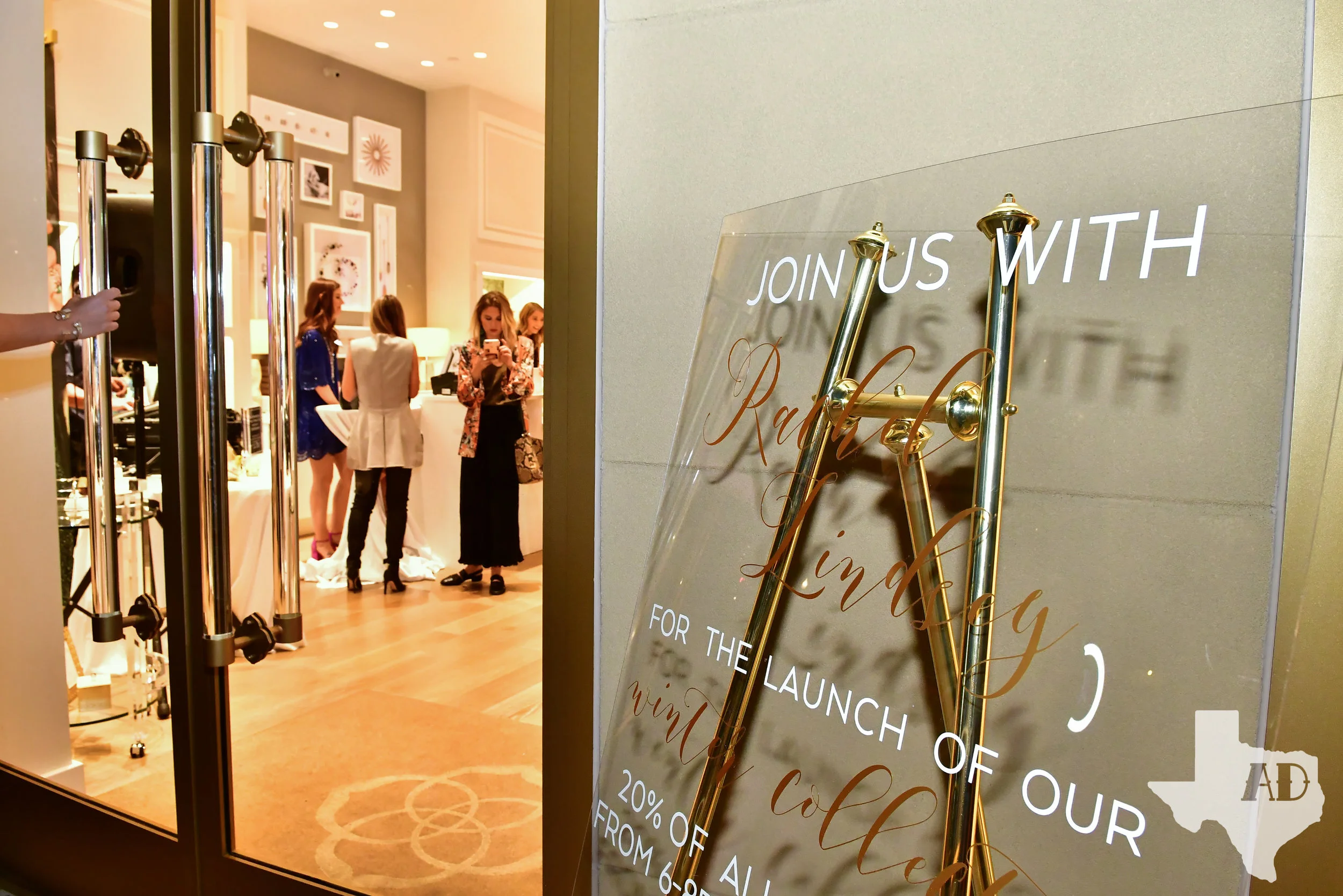 AnnieDevineTX_KendraScott-25.jpg