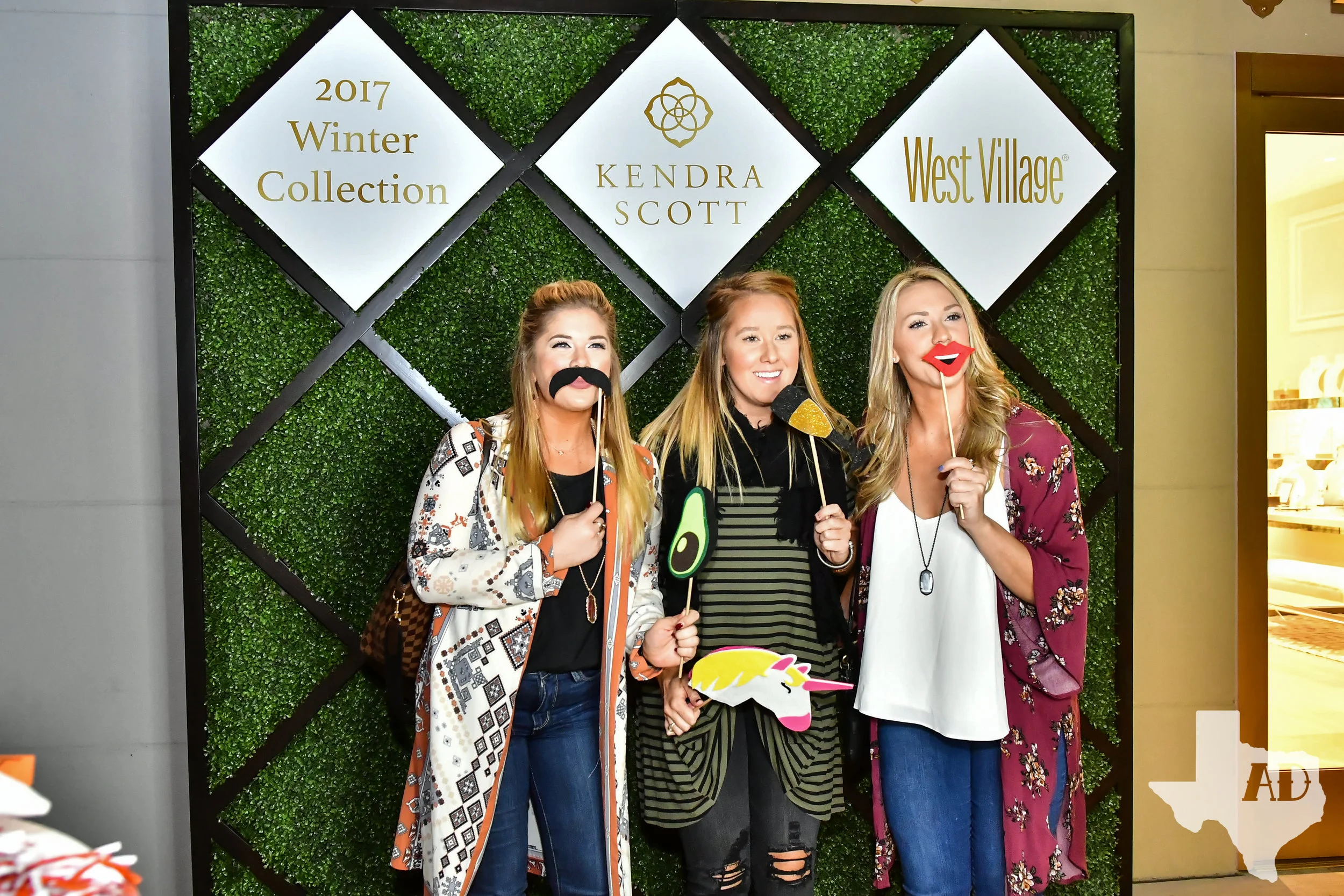 AnnieDevineTX_KendraScott-31.jpg