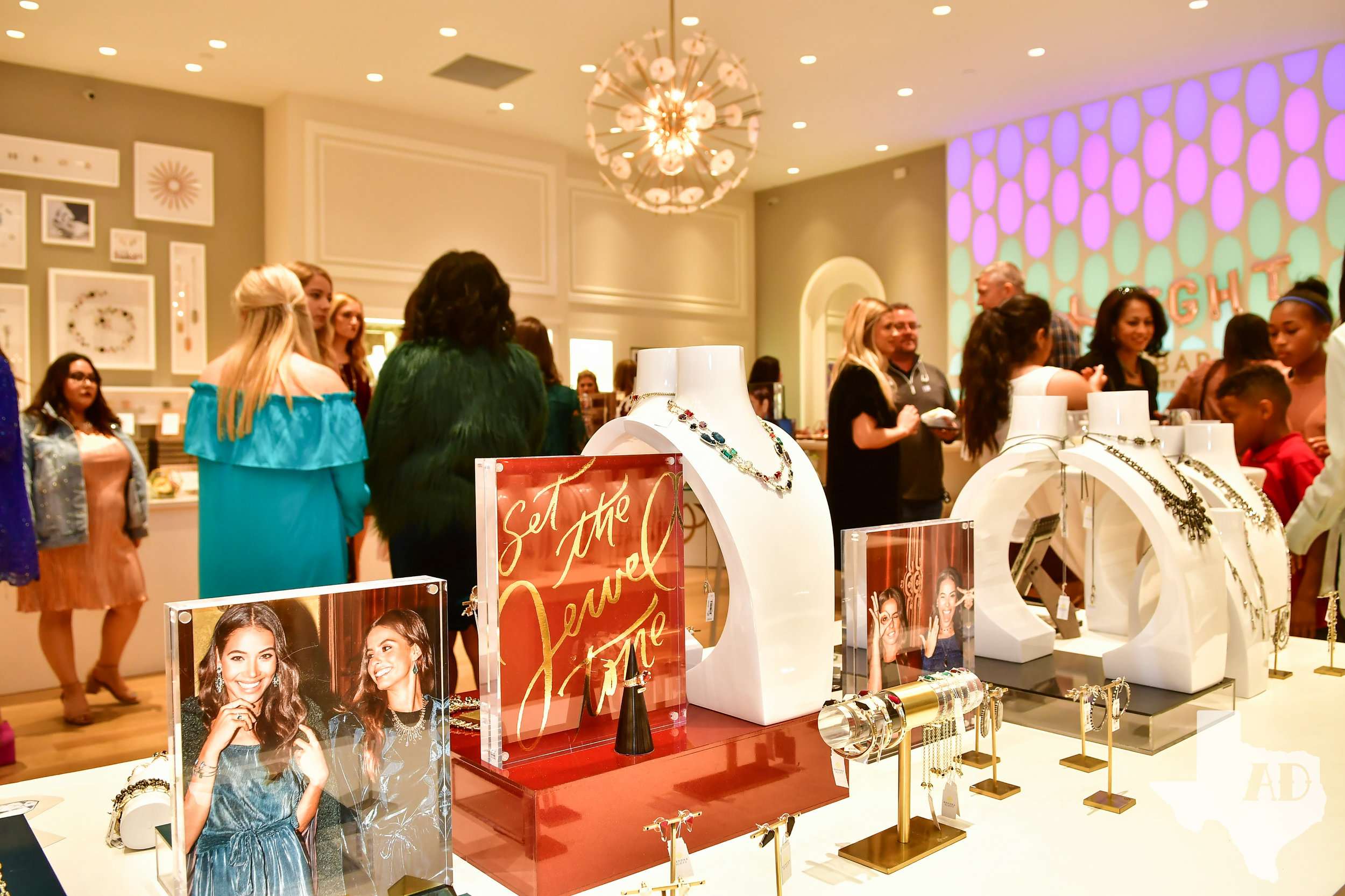 AnnieDevineTX_KendraScott-55.jpg