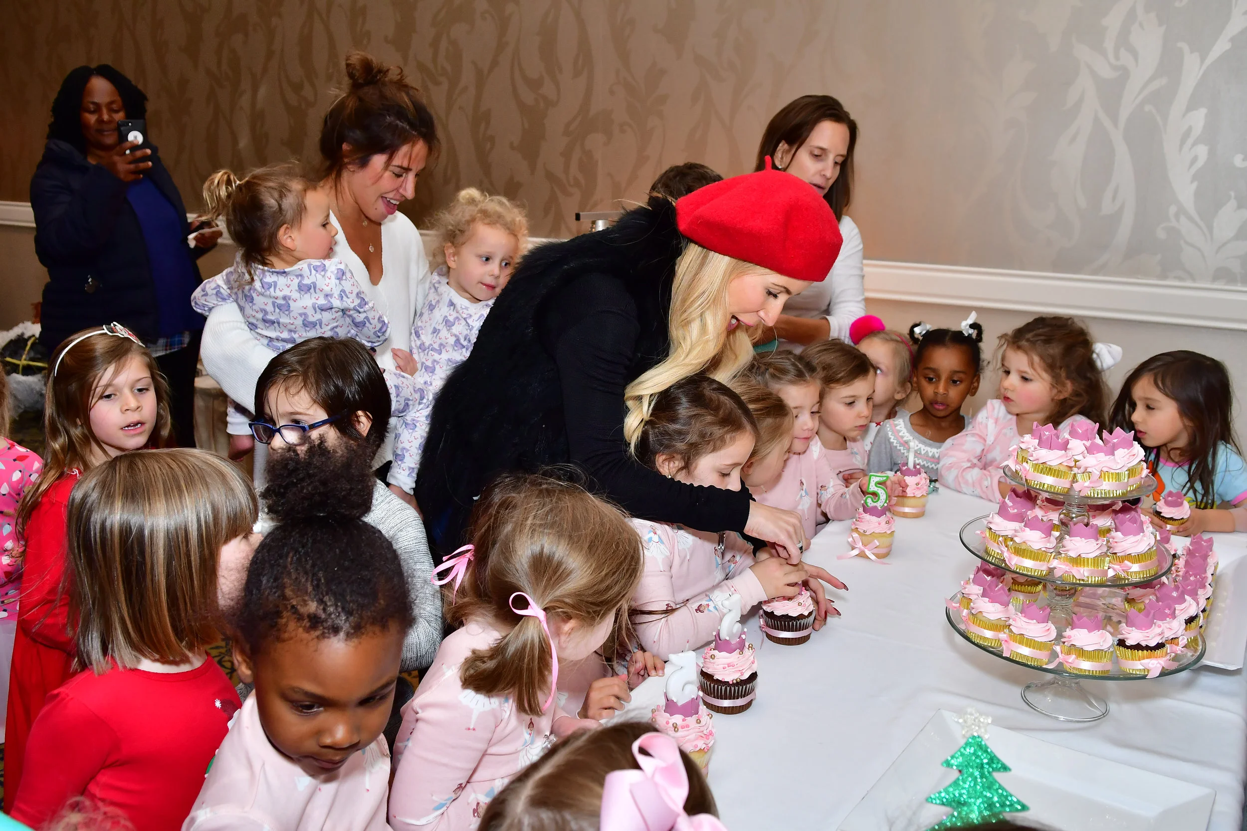 DecemberBirthdays_AnnieDevineTX-140.jpg