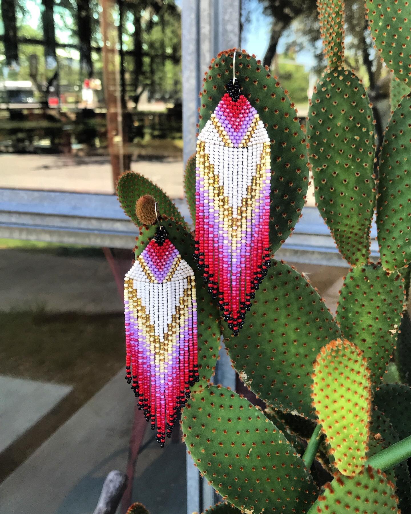 🌵🌸🌵Cactus &amp; #fringeearrings ~ the perfect Texas combo! 🌟 Hope everyone is enjoying a relaxing Labor Day! 📷 Took this shot right outside @vinaigrette_official Austin... Hoping to try the patio soon! 💫 #VerverWerks #wieldyoursoul ____________