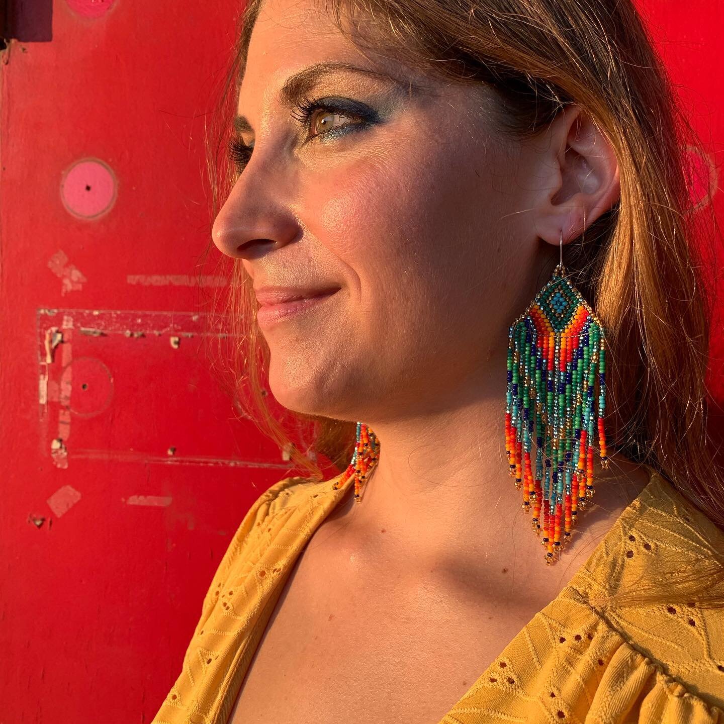 🦋 One of our brand new pairs of #fringeearrings ~ what should we call them?! 🔥 #VerverWerks #wieldyoursoul ____________________________________________
#red #fallcolors #psl #auburn #fresh #sunset #sunsetphotography #sundowner #traveler #wanderlust