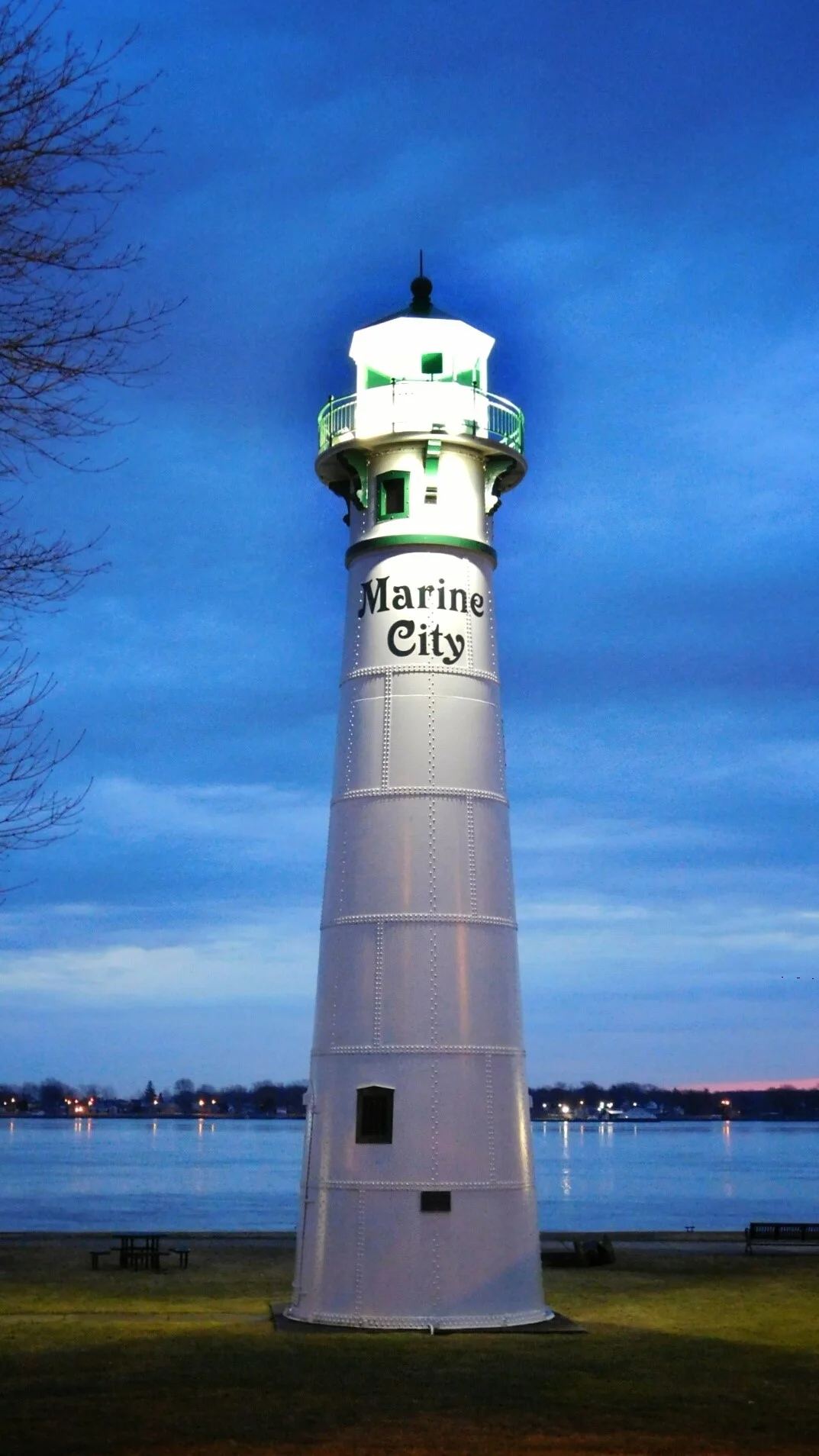 Lighthouse 2.jpg