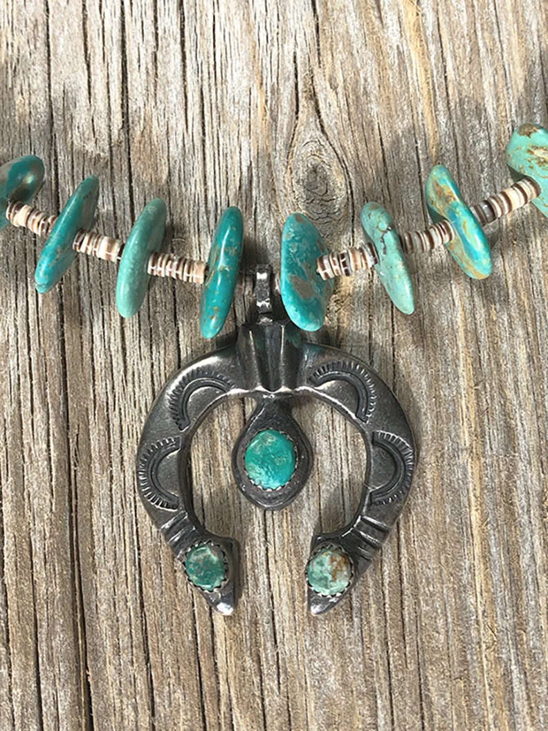 Necklace_04_b.jpg