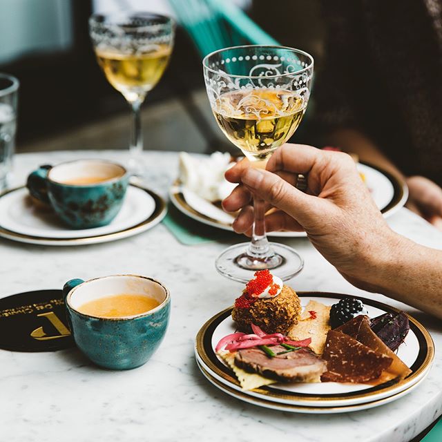 @thesoloclub was just the prettiest setting for the @pineau_academy trade lunch during @feastportland ! Such a pleasure working with fabulous folks to spread the Pineau des Charentes love here in Portland. 📷: @cheryljuetten #pineaudescharentes #pine