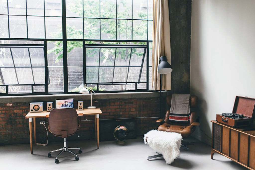 Brooklyn-Loft-Living-Room-8.png