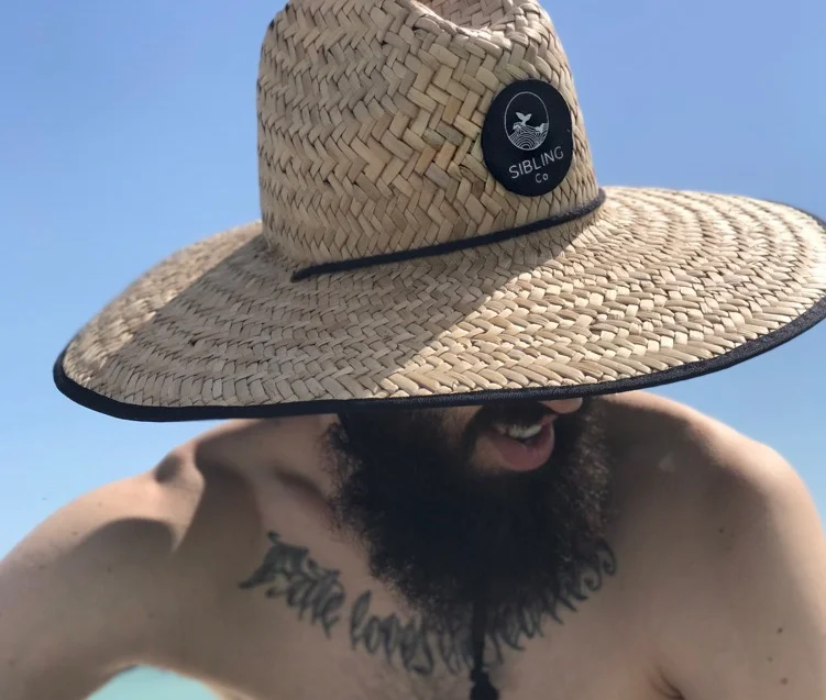 Sibling hat Charlie.JPG