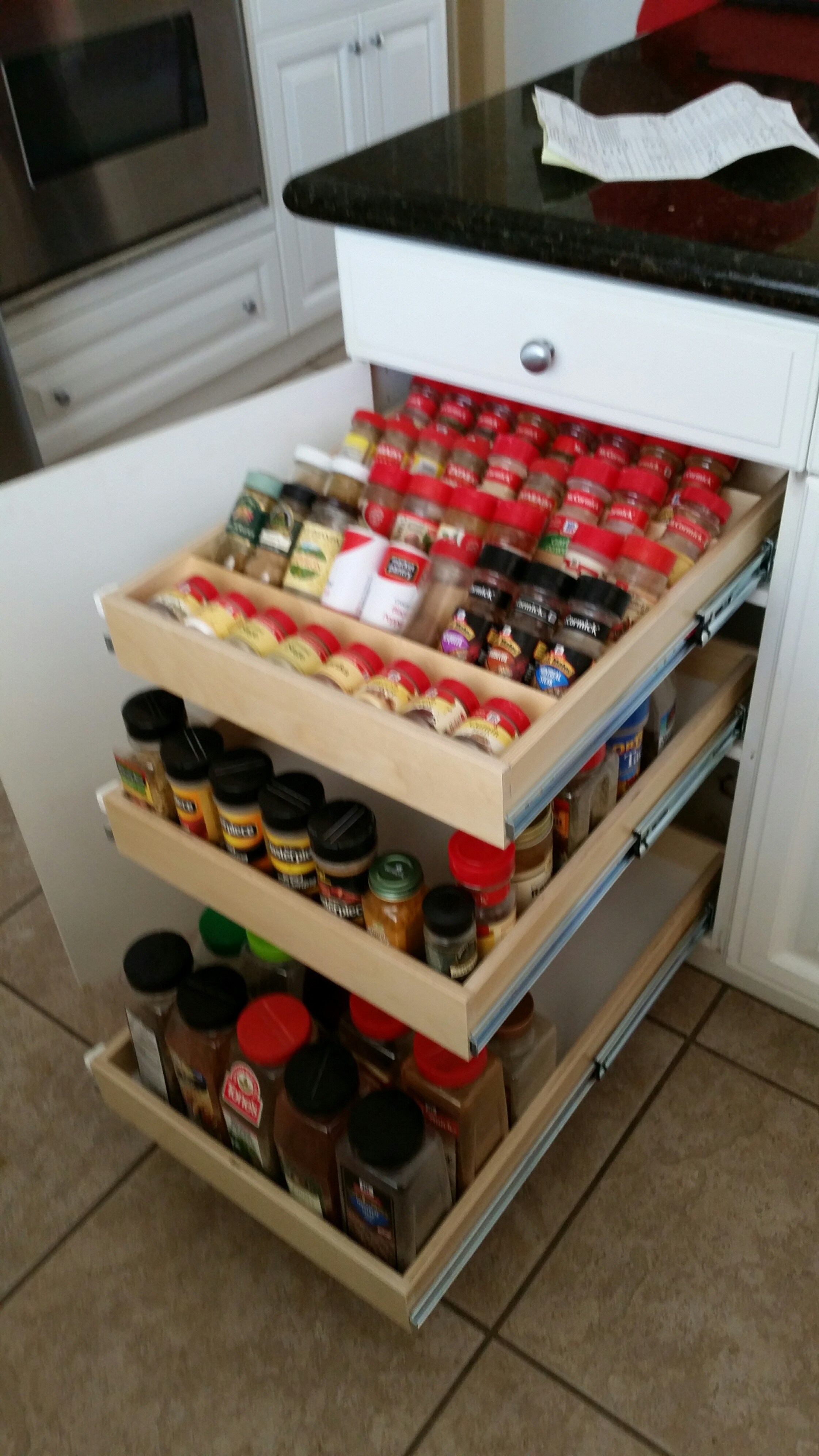 Kitchen Organization - Pull Out Shelves in Pantry - Remodelando la
