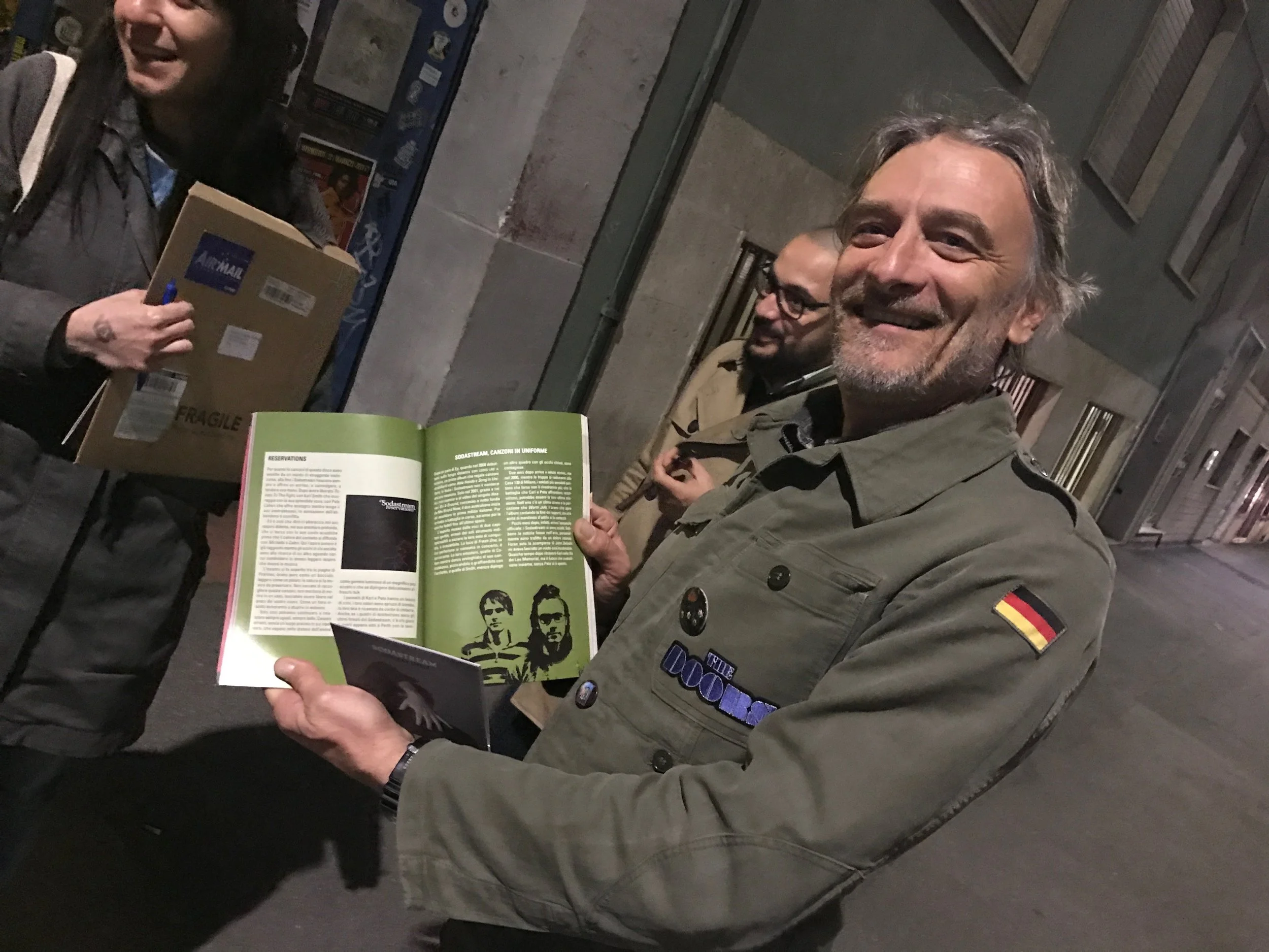 Maurizo who wrote about us in his his book "Vini e vinili", and other friends in Milan