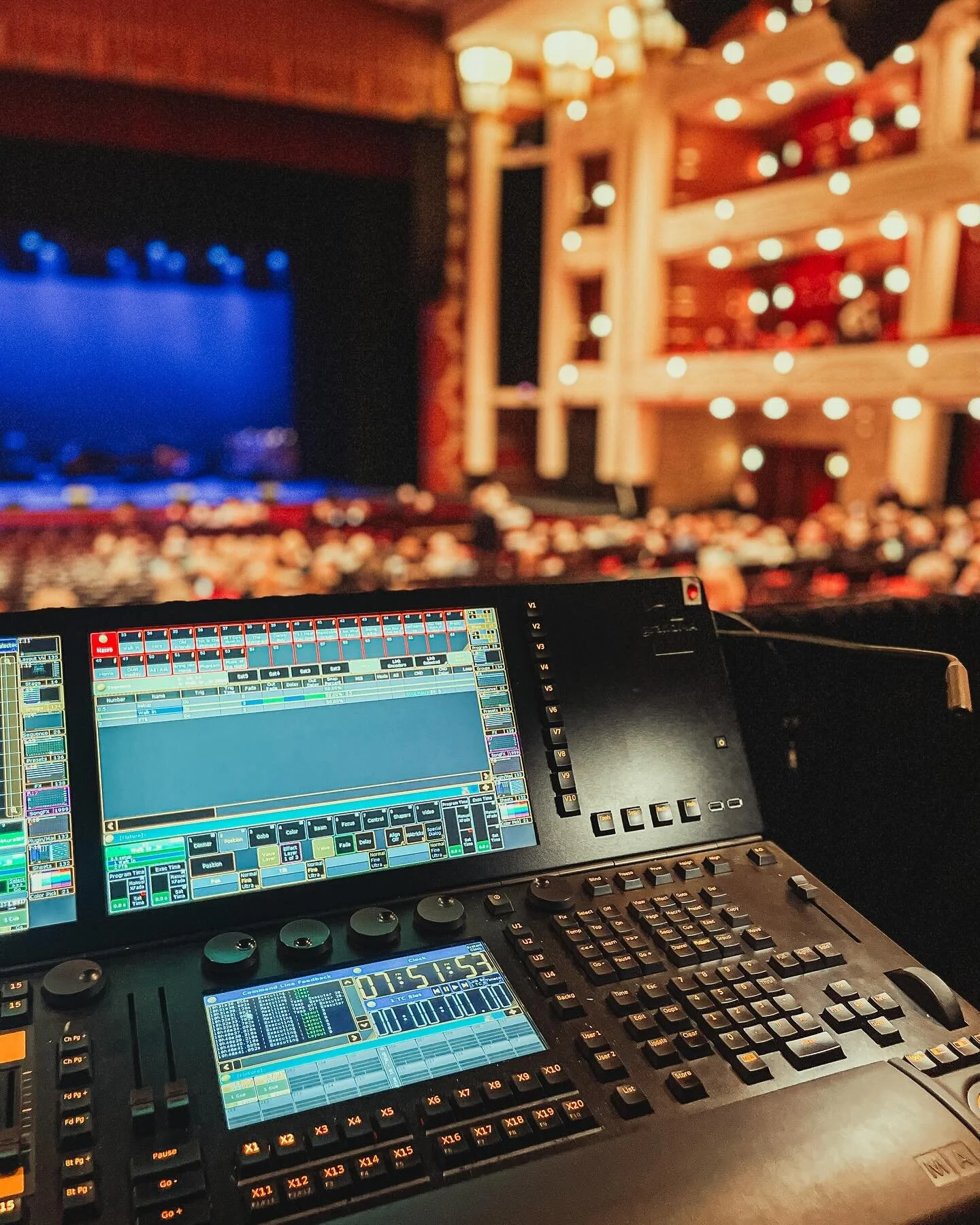Another one! LW was privileged to bring some magic to the beautiful @kraviscenter in West Palm, FL!

#lw #livewire #livewirepronj #lighting #lightingdesign #lightingdesigner #lightingprogramming #lightingprogrammer #concert #liveevent #liveevents