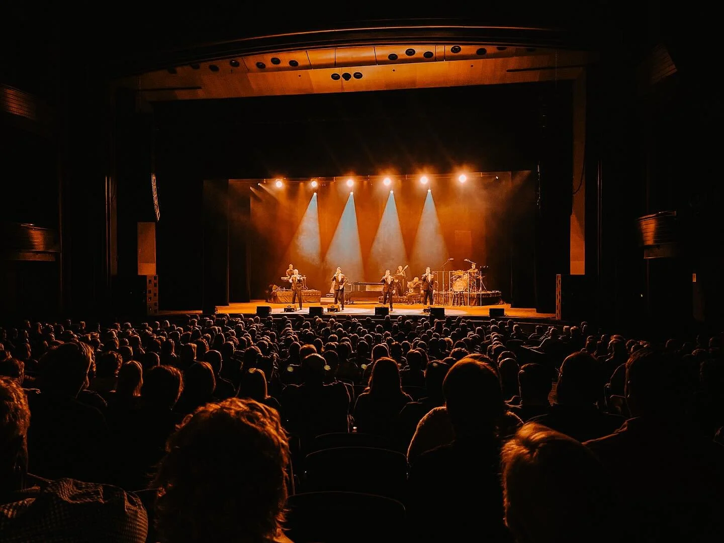 From a recent tour leg! #lwdg

#lw #livewire #livewirepro #livewirepronj #lighting #lightingengineer #lightingdesign #lightingdesigner #lightingprogrammer #lightingprogramming #orange #concert #amber #livemusic #music #livemusic