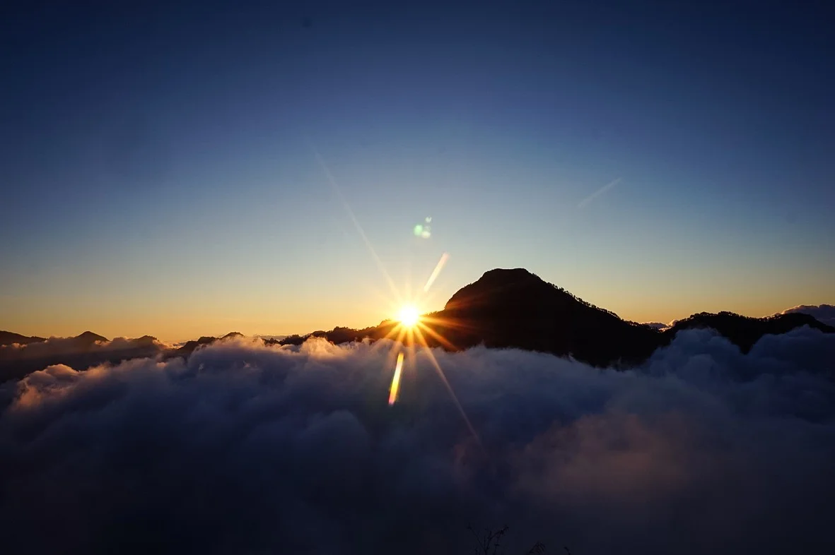 CLIMBING MOUNT RINJANI