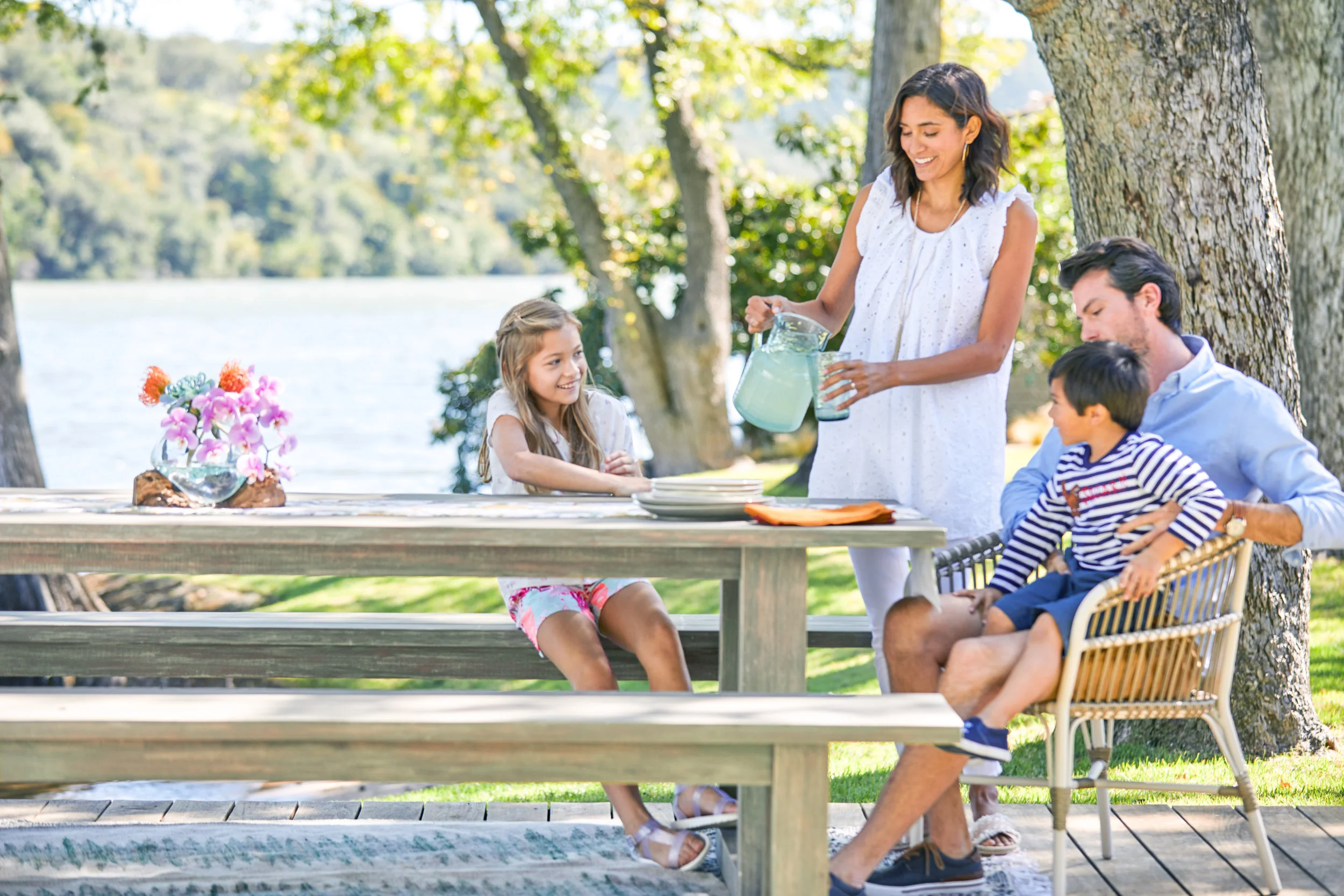 San_Sebastian_Dining_Table_V2_b_0145_HRR copy.jpg