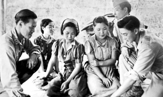 Captured_comfort_women_in_Myitkyina_on_August_14_in_1944.jpg