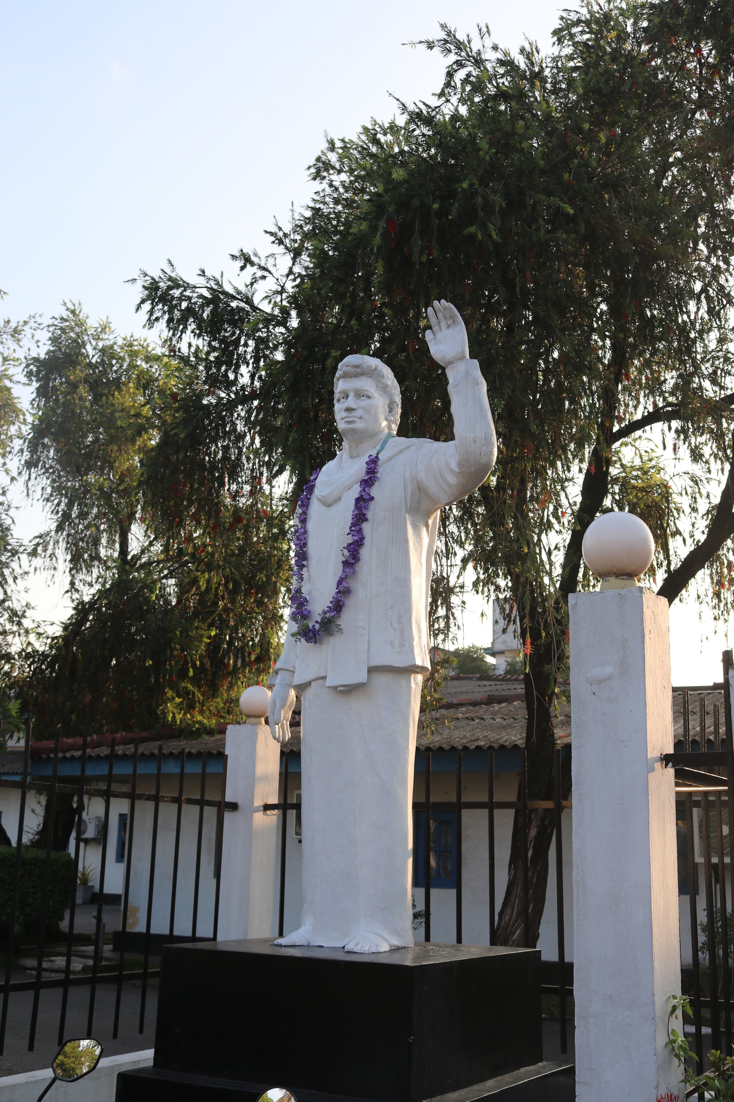 Vijaya Kumaranatunga Statue, Seeduwa