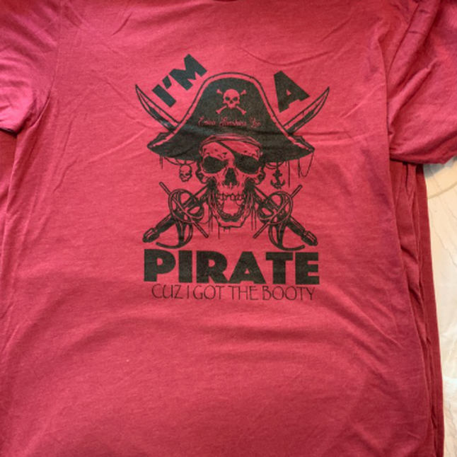 Assassin sang binde I'm A Pirate T-shirt — Erica Sunshine Lee — Erica Sunshine Lee