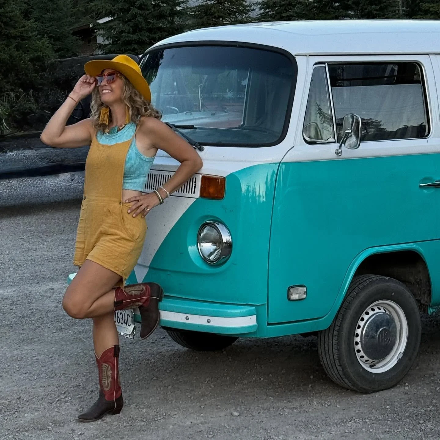 So excited to be opening for my favorite Southern California band
@wheelandbrothers TONIGHT @keywesttheater w/ @andymauerman on Guitar!
7pm
🏝️ ☀️ 
See y&rsquo;all there!!