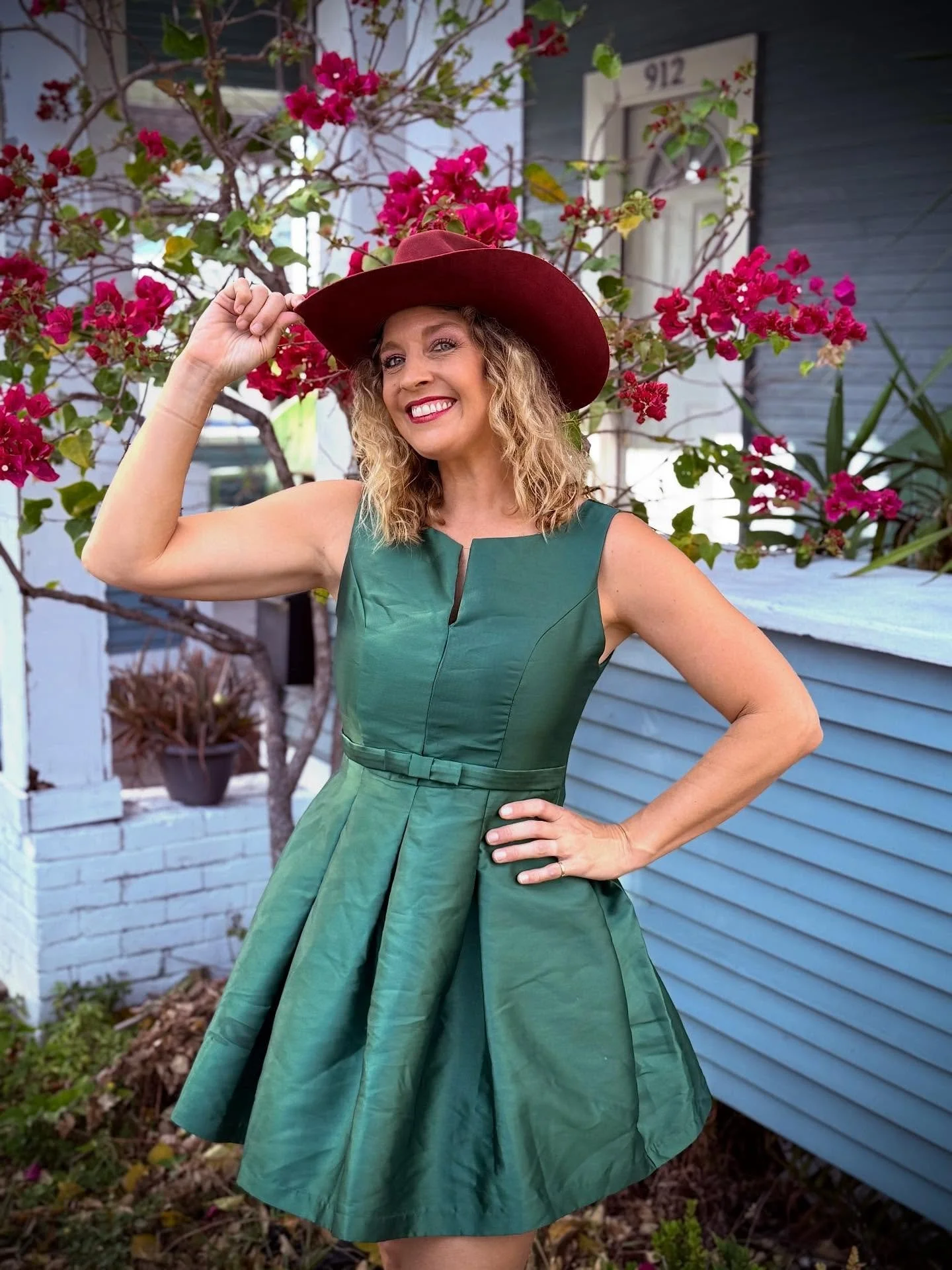 It&rsquo;s the most wonderful time of the year!🎄 
Not because of gifts, Santa, or reindeer, but it&rsquo;s because of Jesus&rsquo; birth I celebrate a risen Savior! 
Merry Christmas and Happy Holidays everybody! 🎉  #holidaze