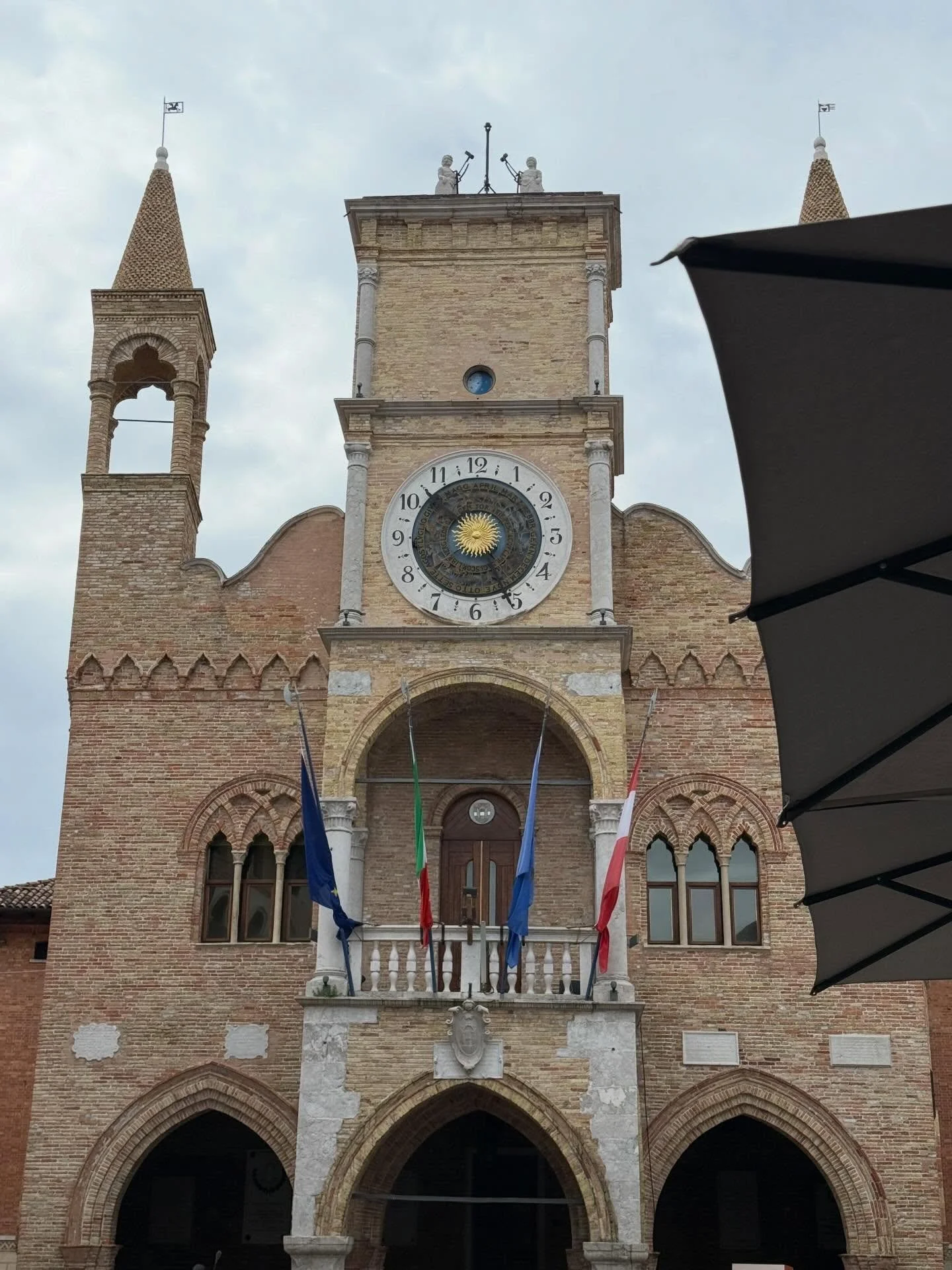 Last day in Italy for a while, enjoy the photo dump&hellip;📸
#italia #italy #georgiagypsy #songwriter #traveler