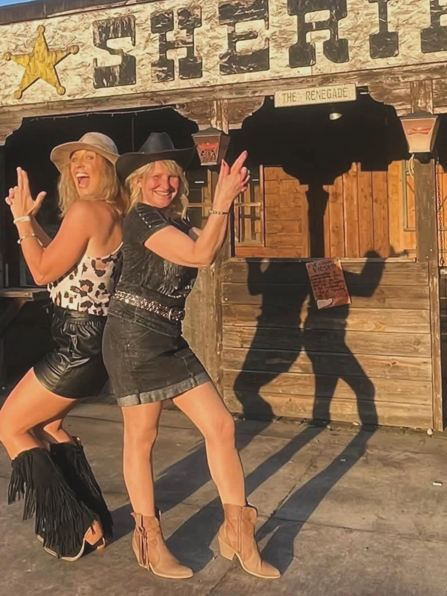 Grazie Mille! 🥰🙏🇮🇹
Always such a fun time hanging with my friends in Italy and playing music! Thanks everybody who made this week so special, and already cannot wait for my 10th tour back here next year!! Thanks for the great pic @fiorellamondo &